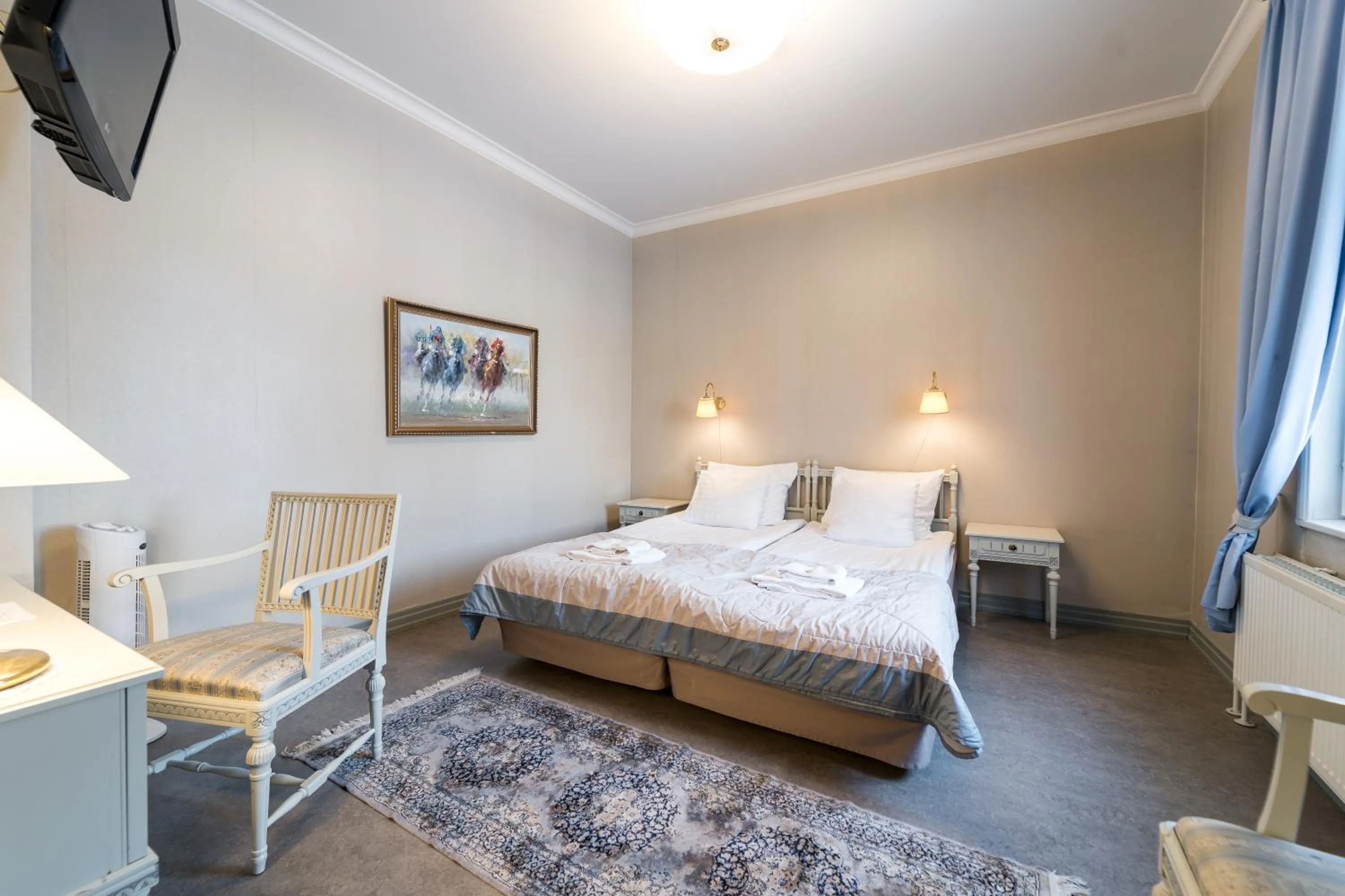 Manor Twin Room in Karolineburg Manor House Hotel