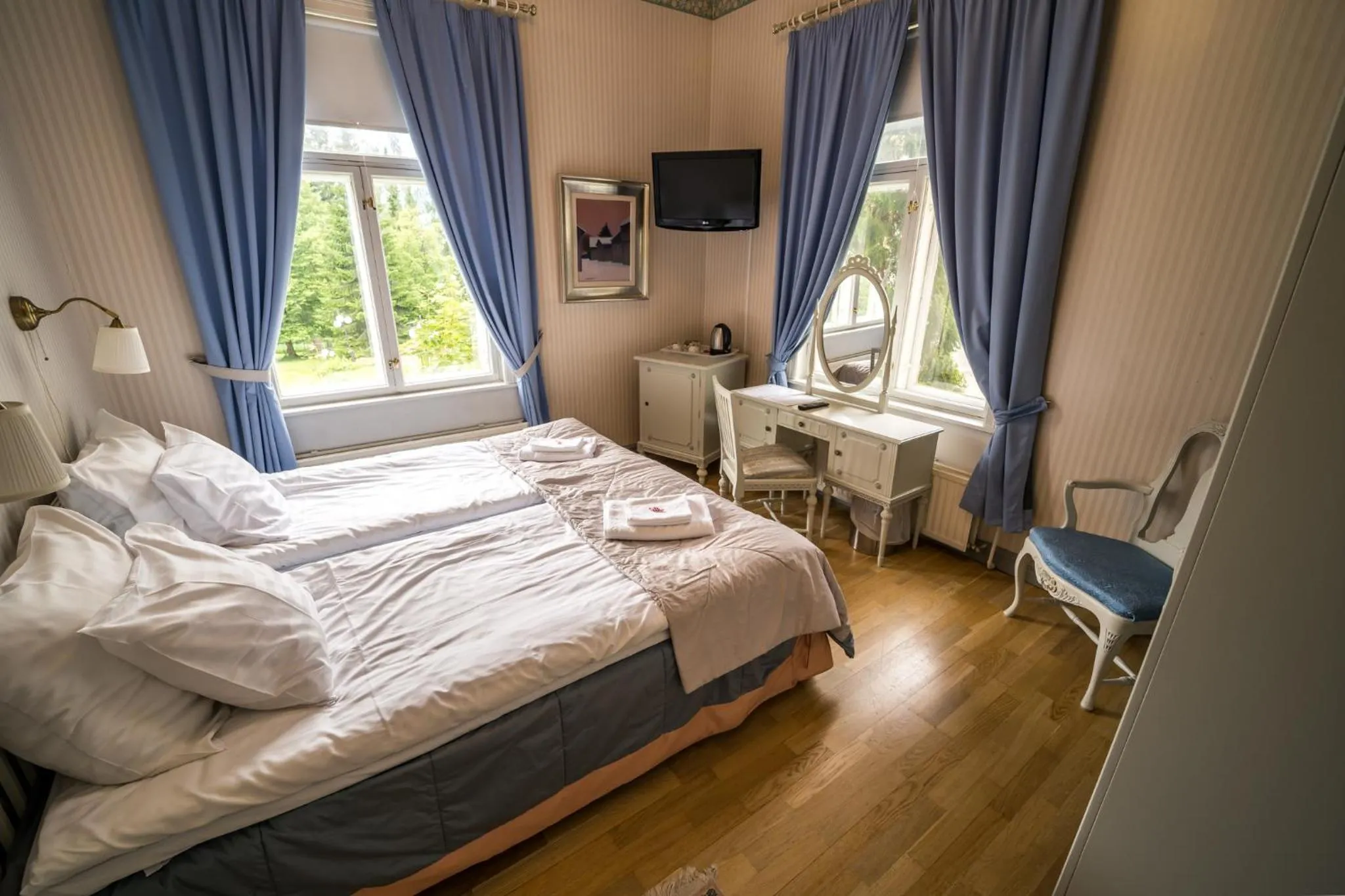 Bed in Karolineburg Manor House Hotel