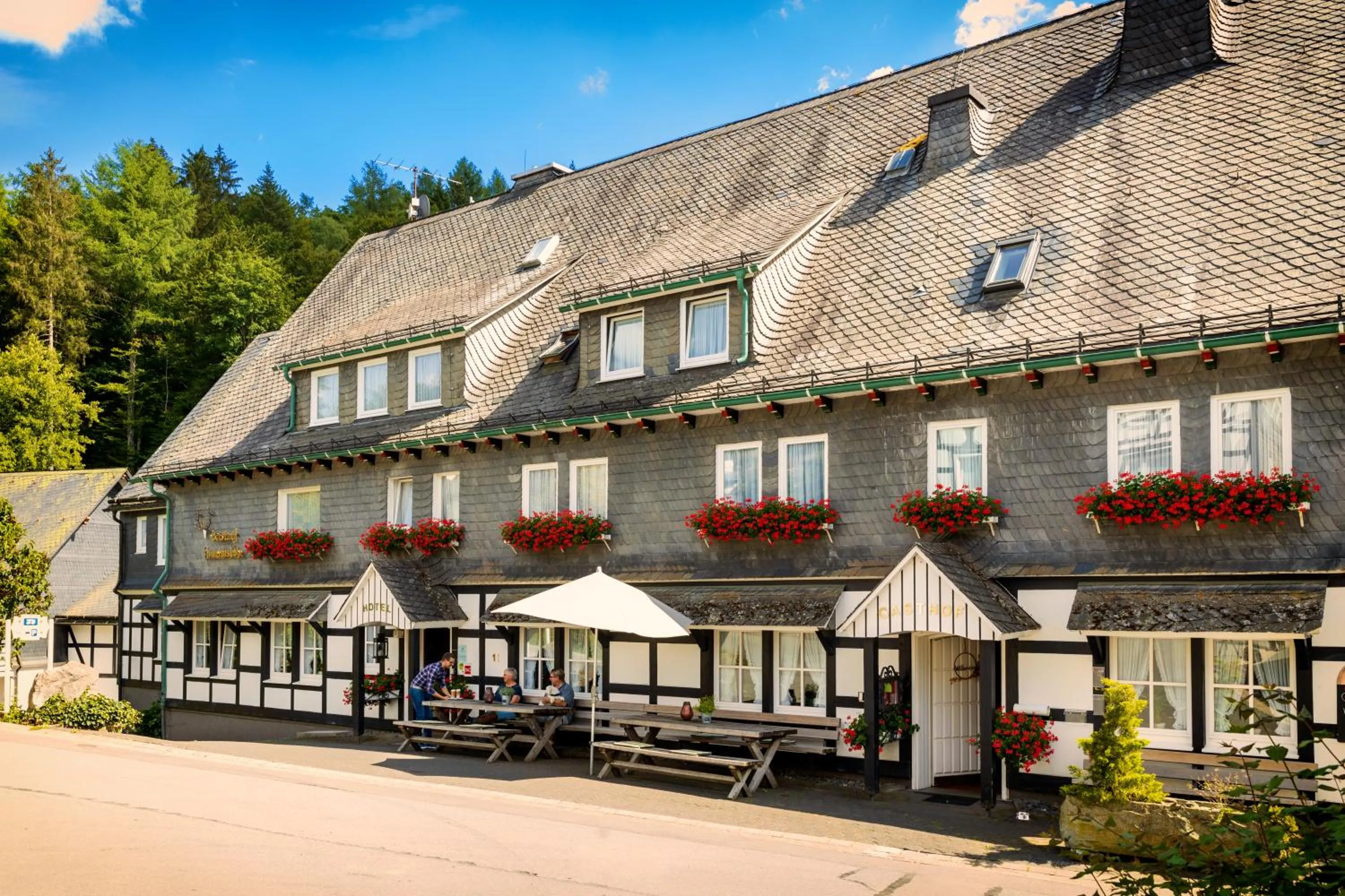 Property building in Hotel & Gasthof Hubertushöhe - Ihr Hotel für Urlaub mit Hund