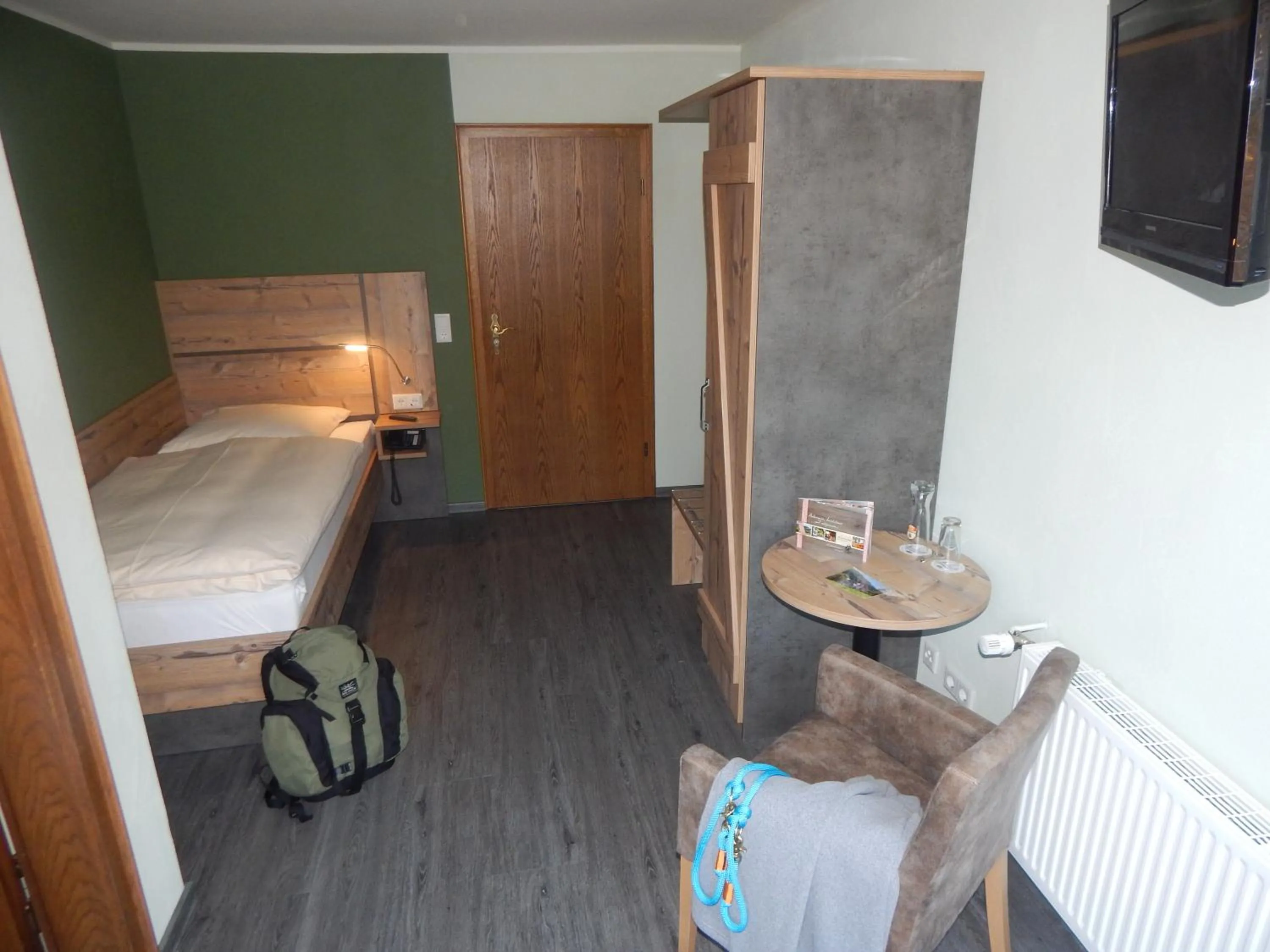 Photo of the whole room, Bed in Hotel & Gasthof Hubertushöhe - Ihr Hotel für Urlaub mit Hund