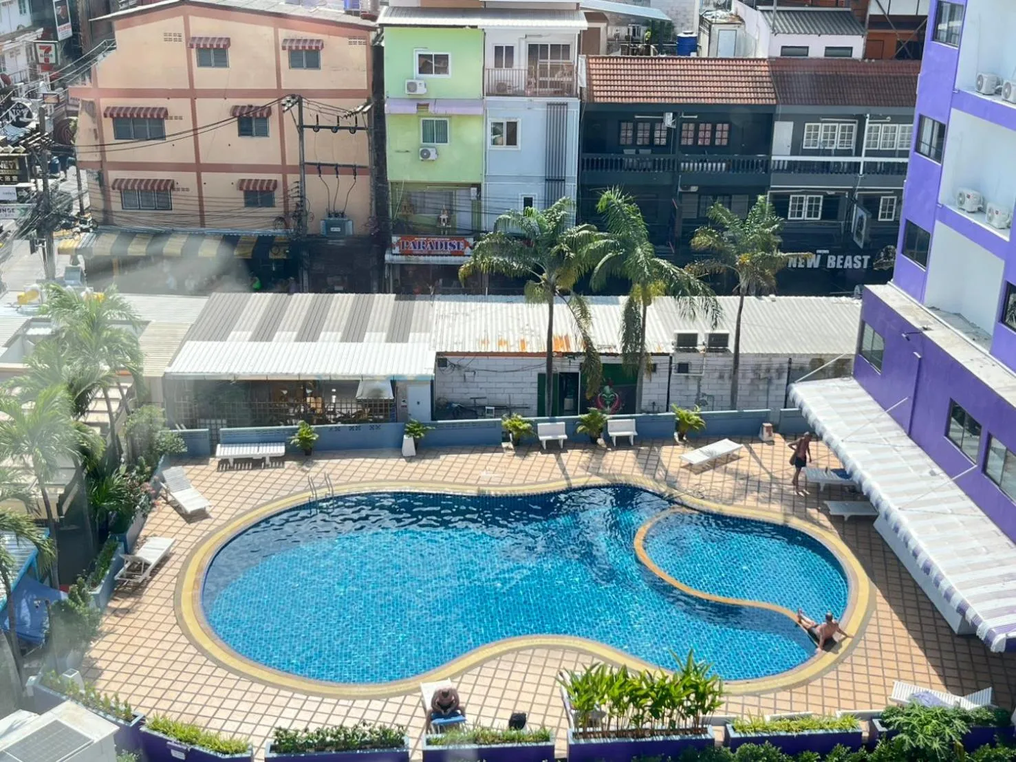 Swimming pool in Sawasdee Siam Pattaya Hotel