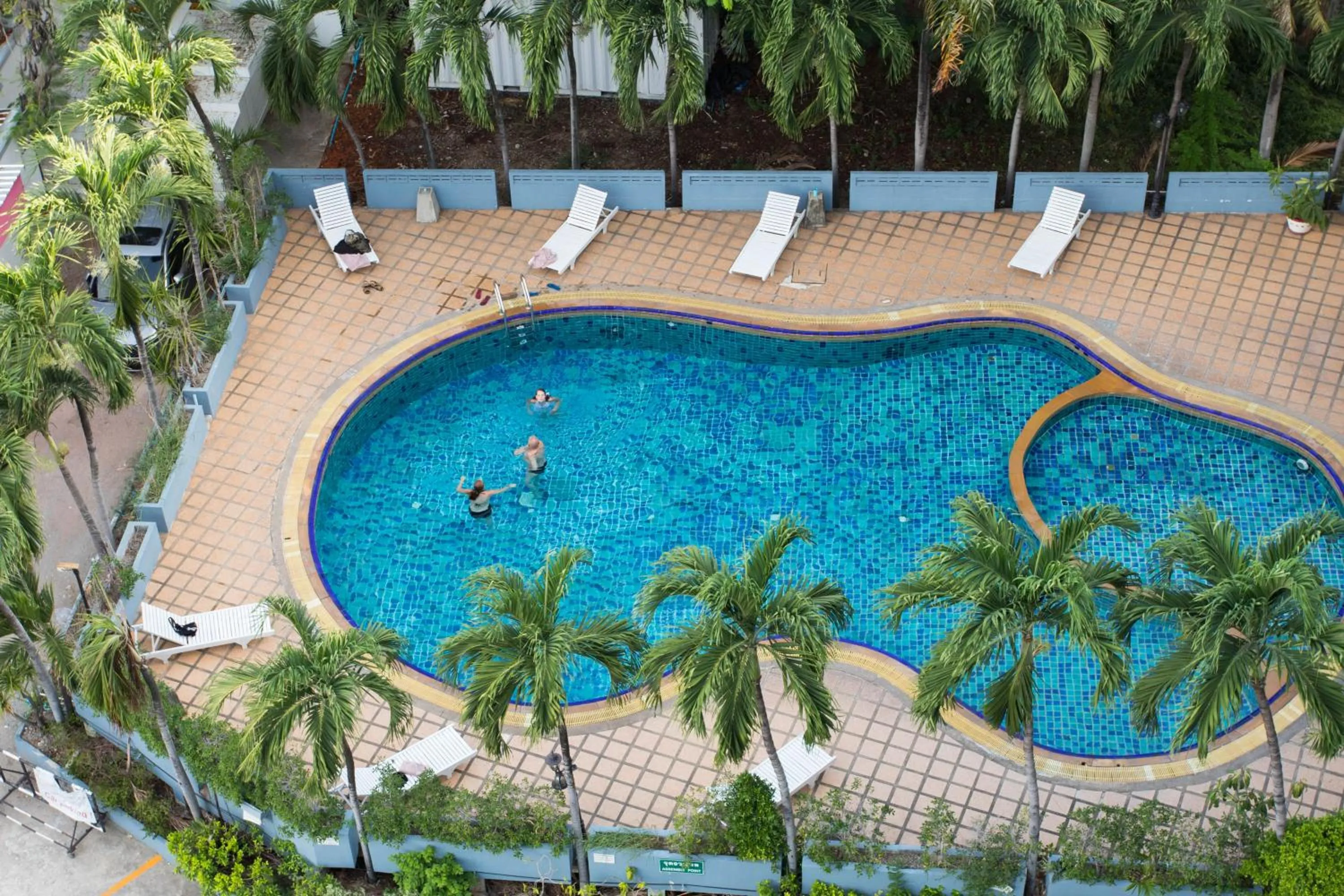 Pool view in Sawasdee Siam Pattaya Hotel