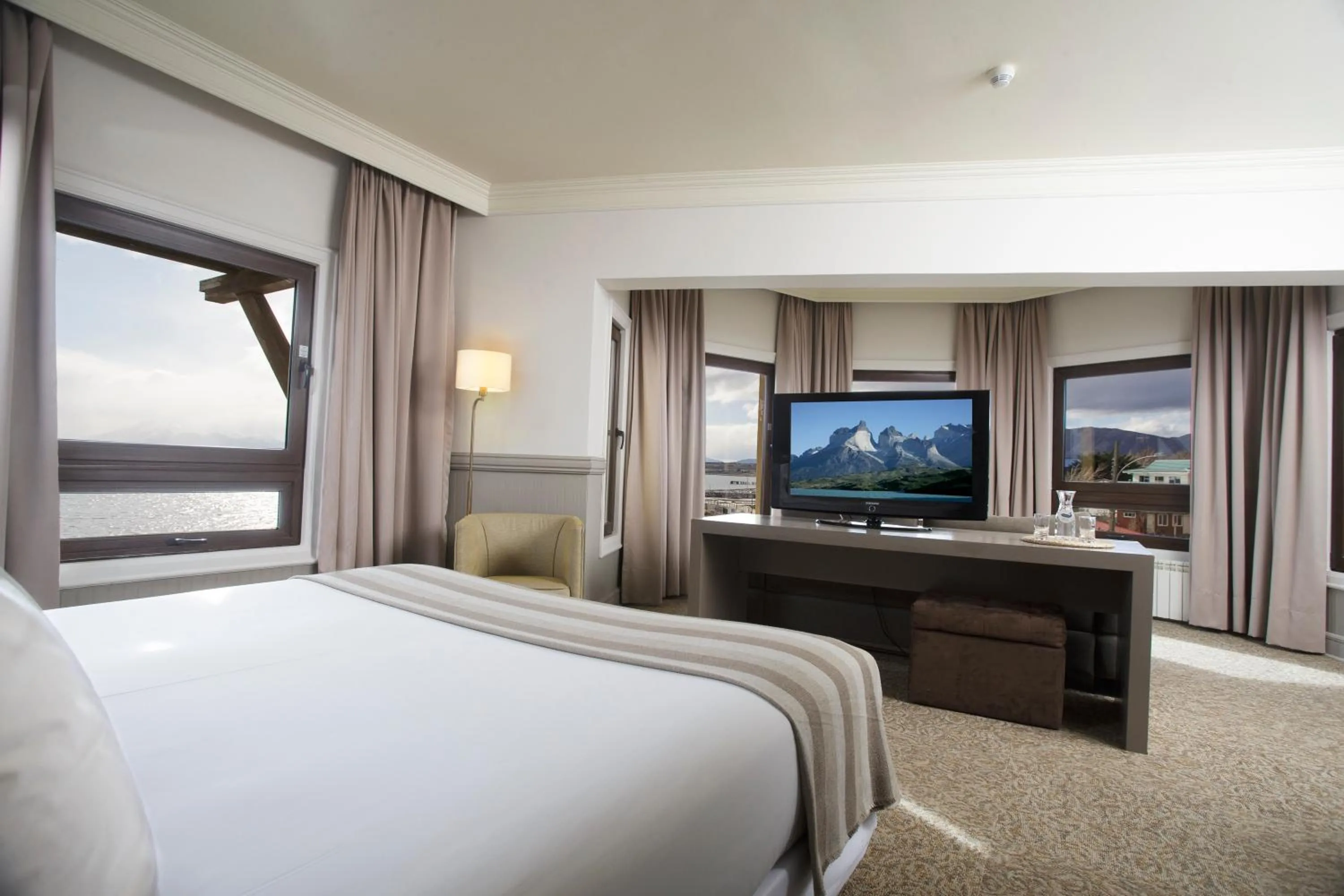 Decorative detail, Bed in Hotel Costaustralis