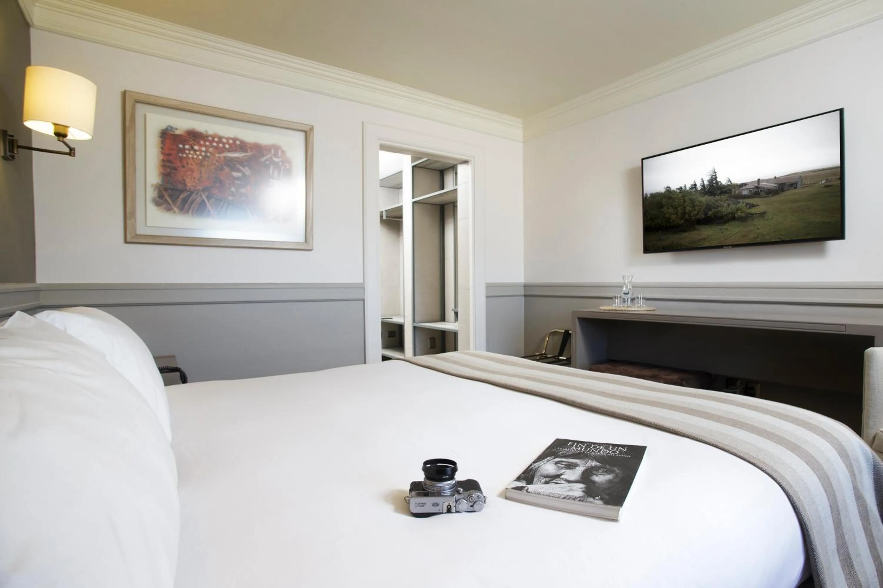 Decorative detail, Bed in Hotel Costaustralis