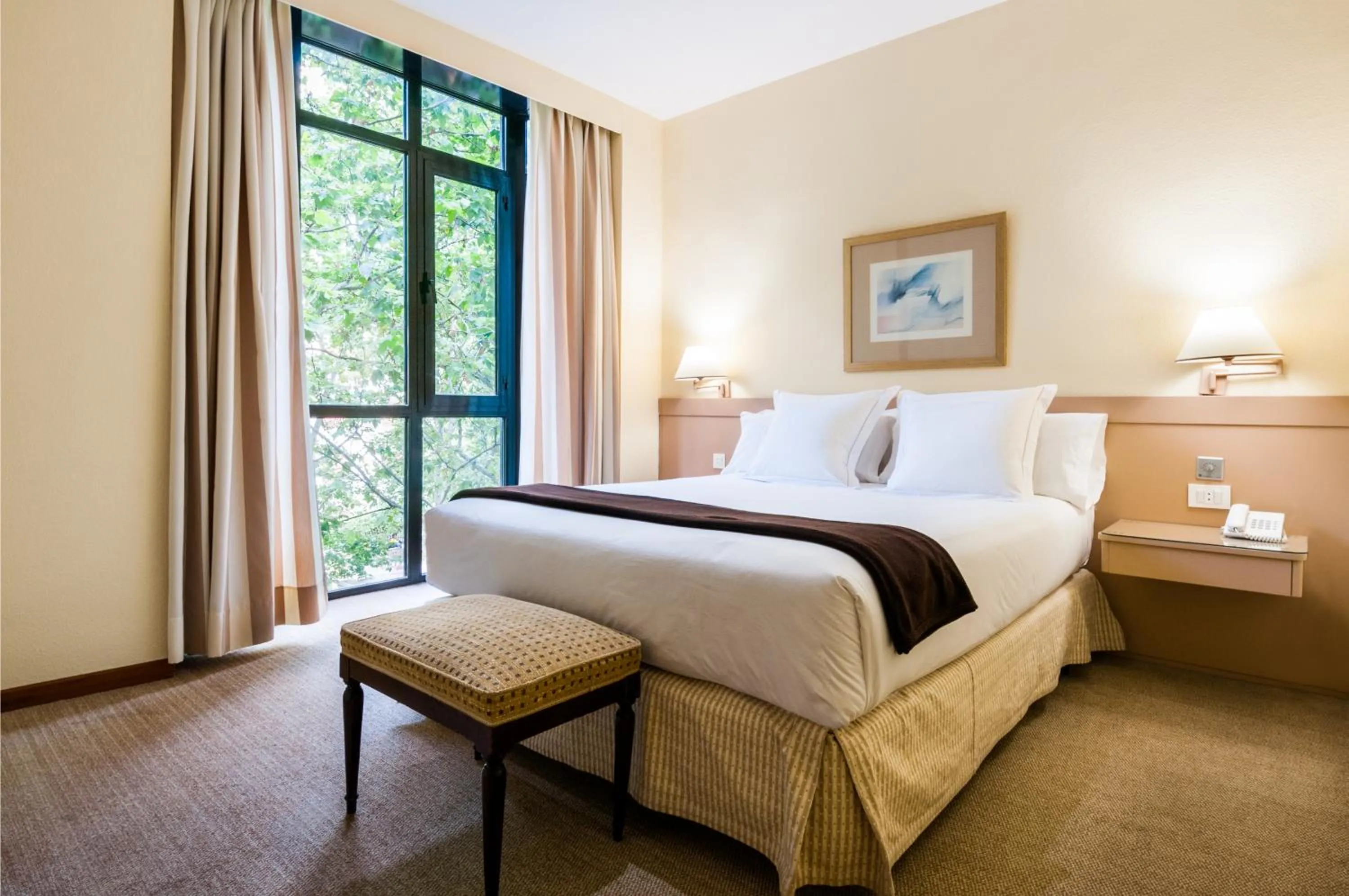 Bedroom, Bed in Espahotel Plaza Basílica