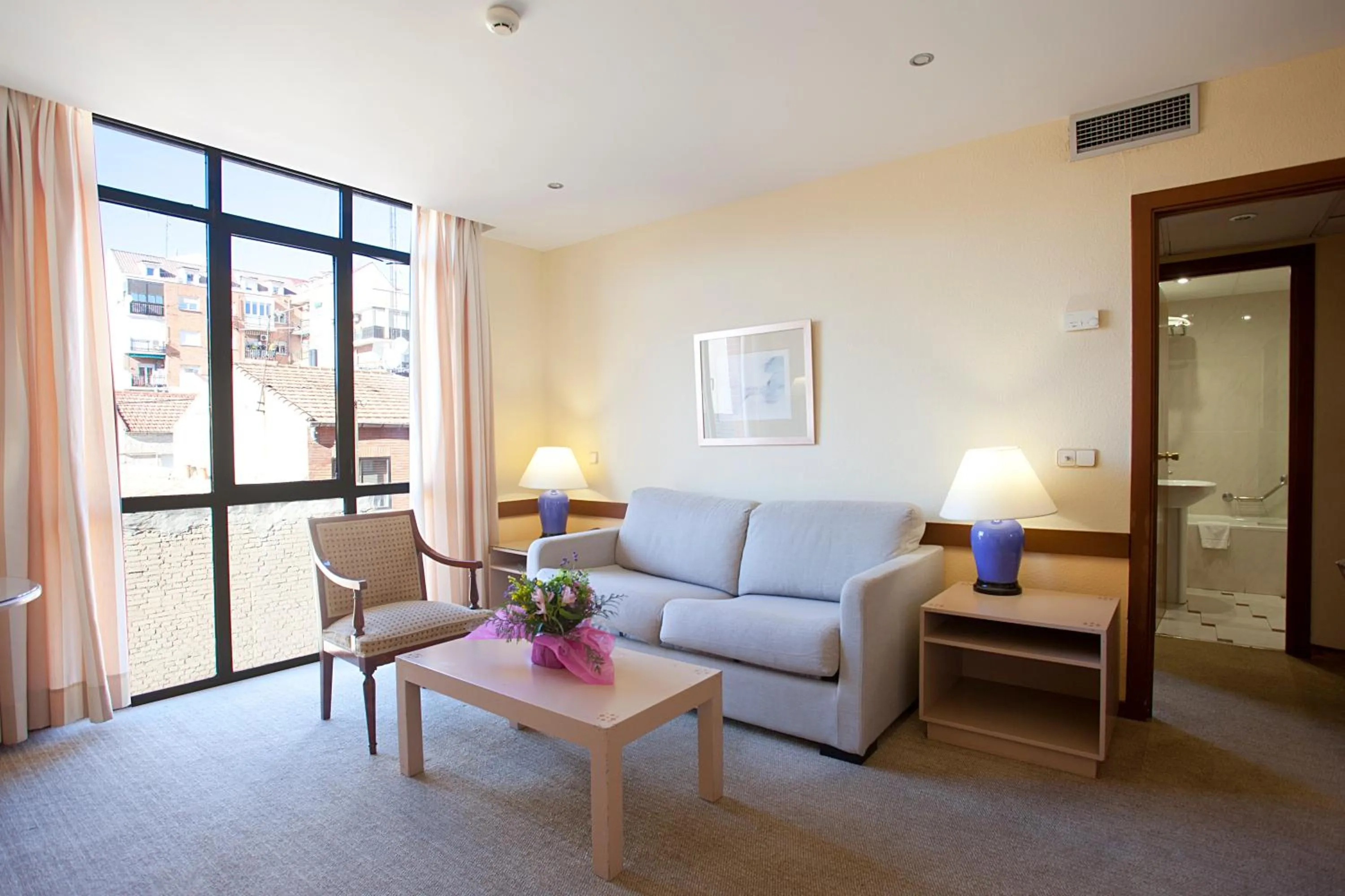 Living room in Espahotel Plaza Basílica