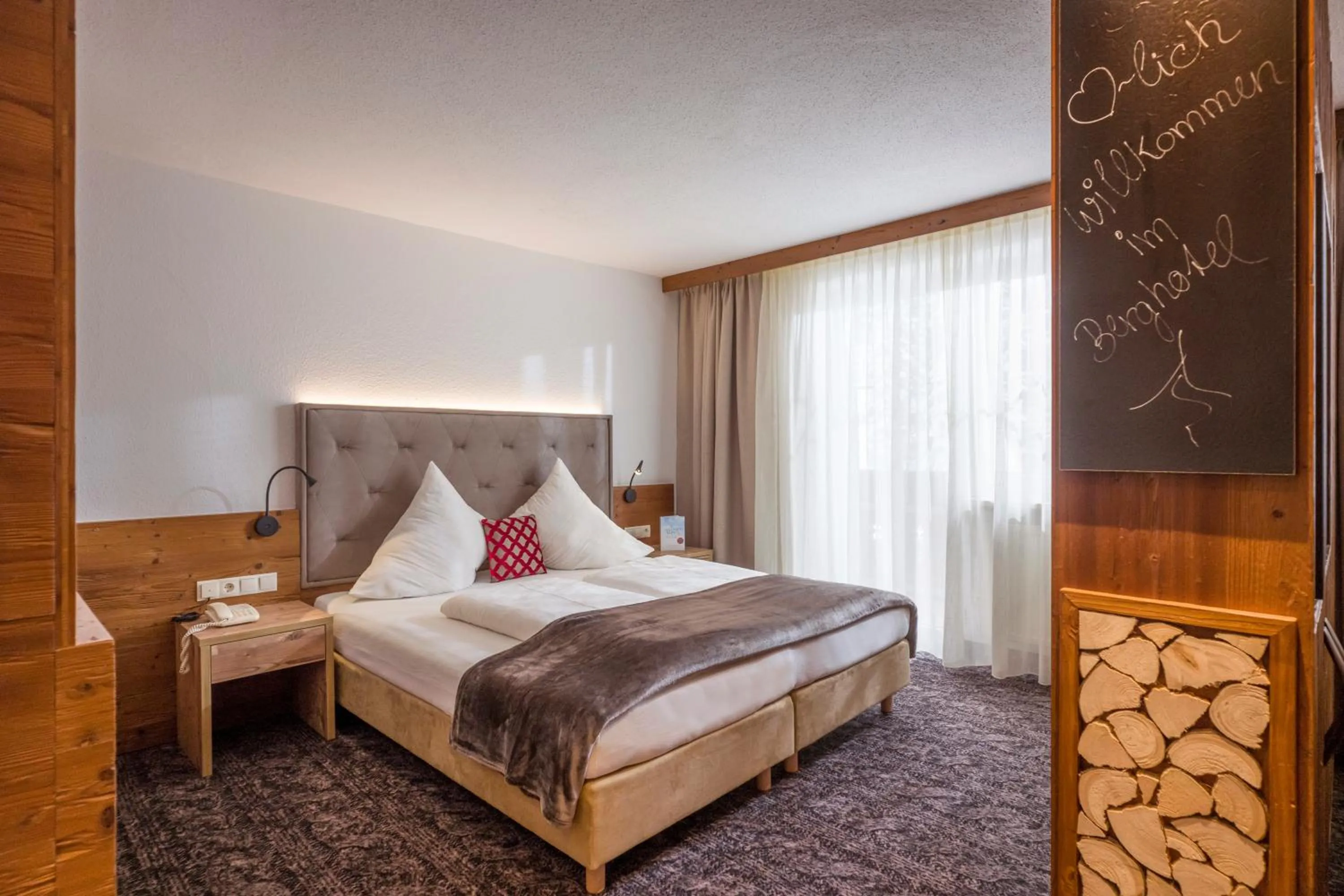 Bedroom, Bed in Berghotel Hochfügen