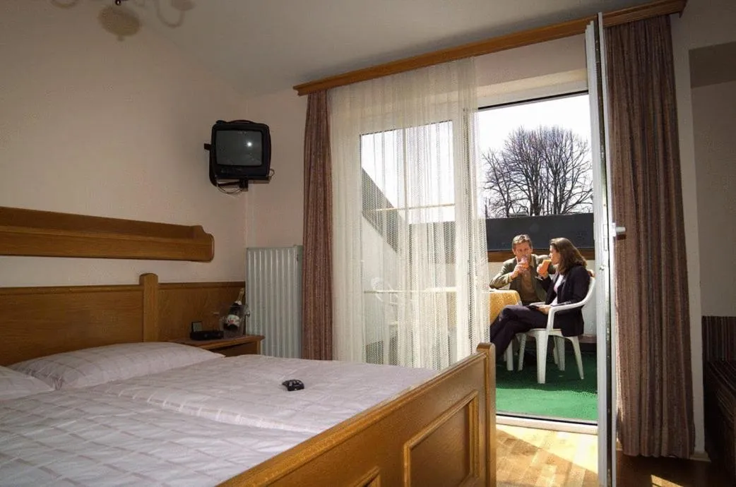 Balcony/Terrace, Bed in Hotel Gasthof Brüggler