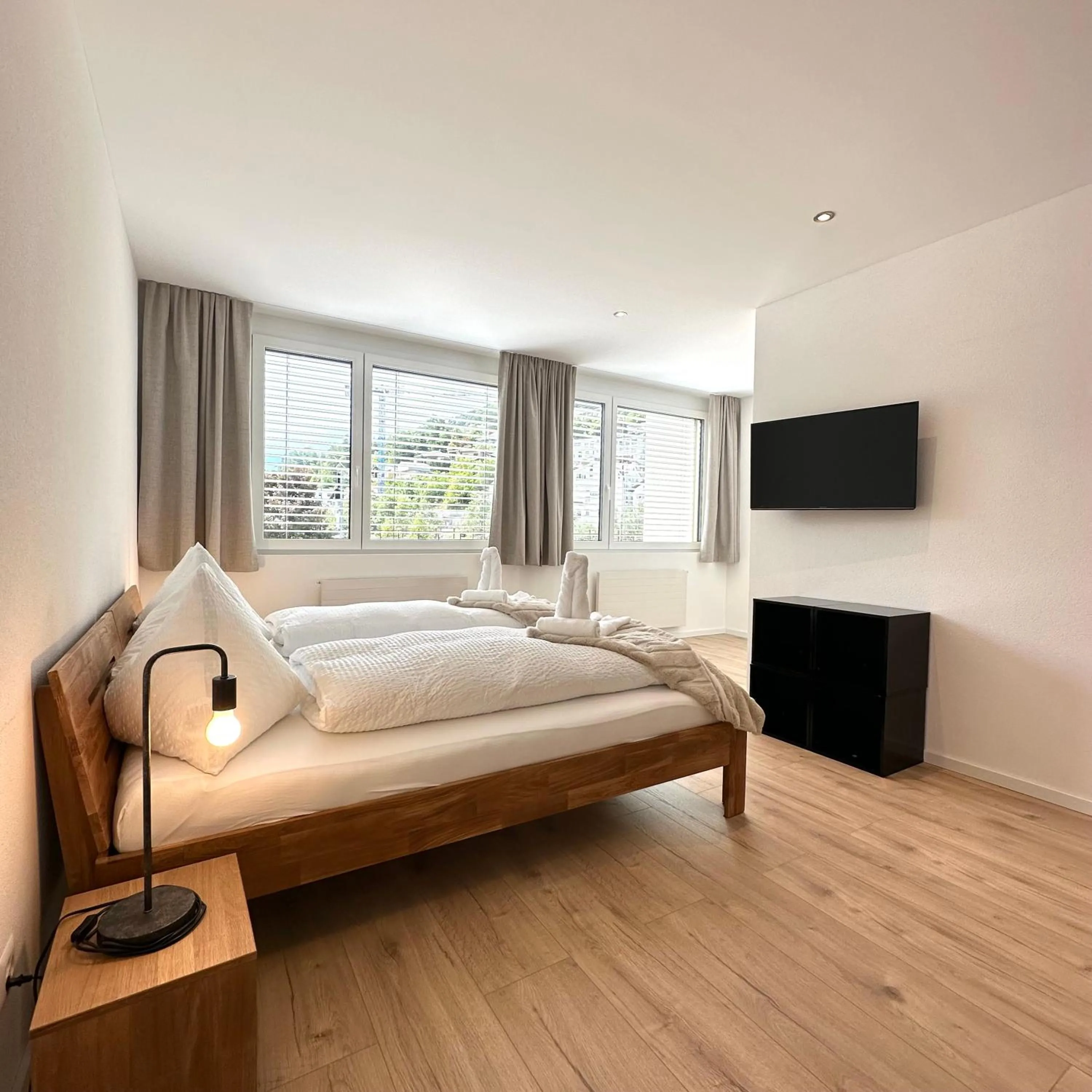 TV and multimedia, Bed in Hotel Rätia