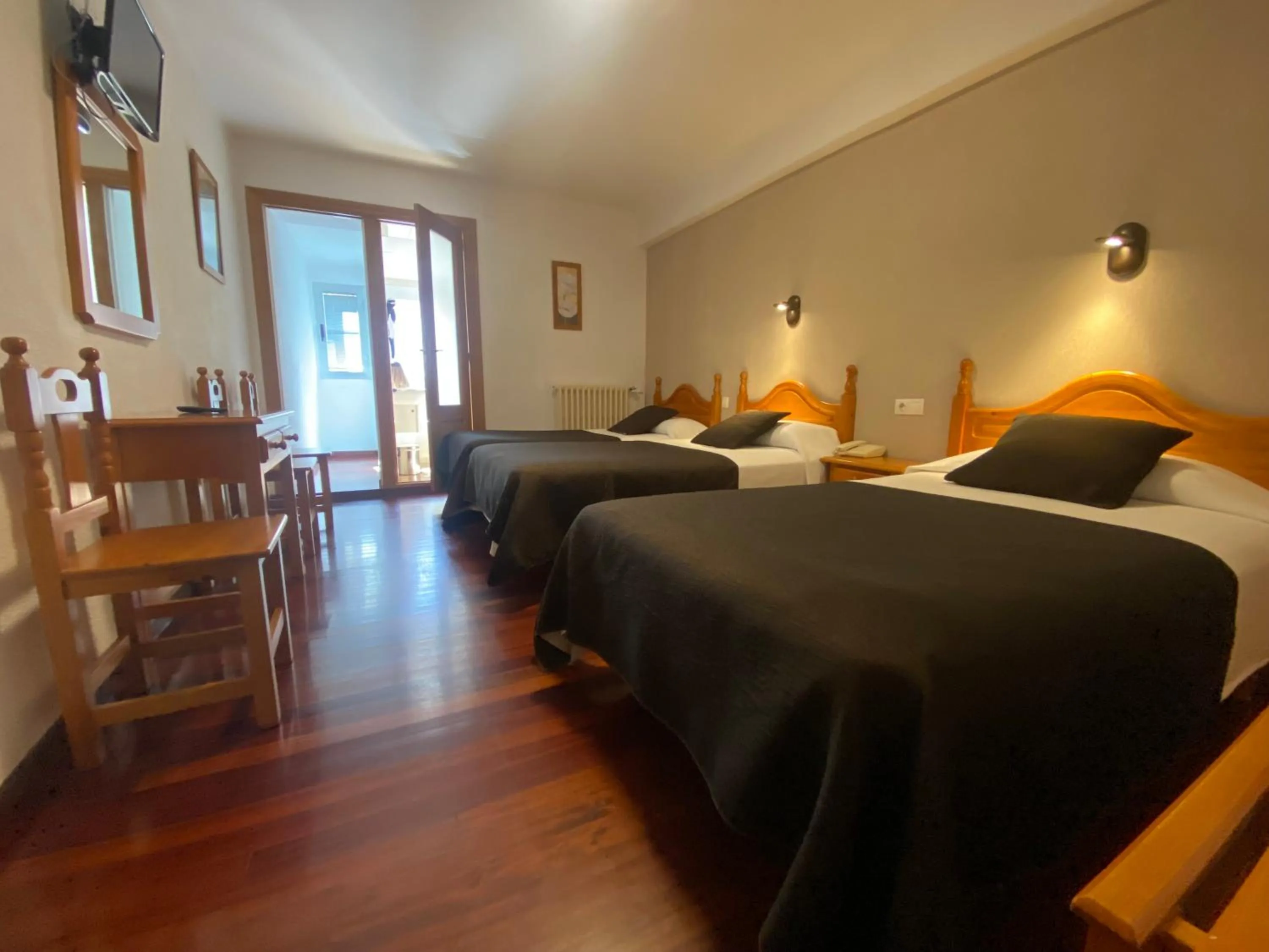 Photo of the whole room, Bed in Hotel La Rambla