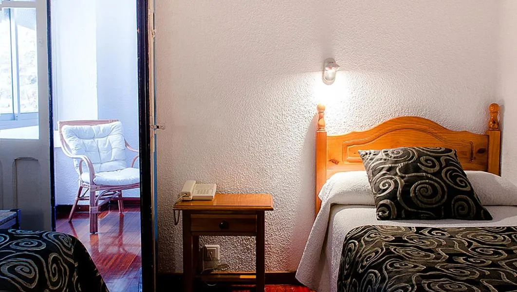 Photo of the whole room, Bed in Hotel La Rambla