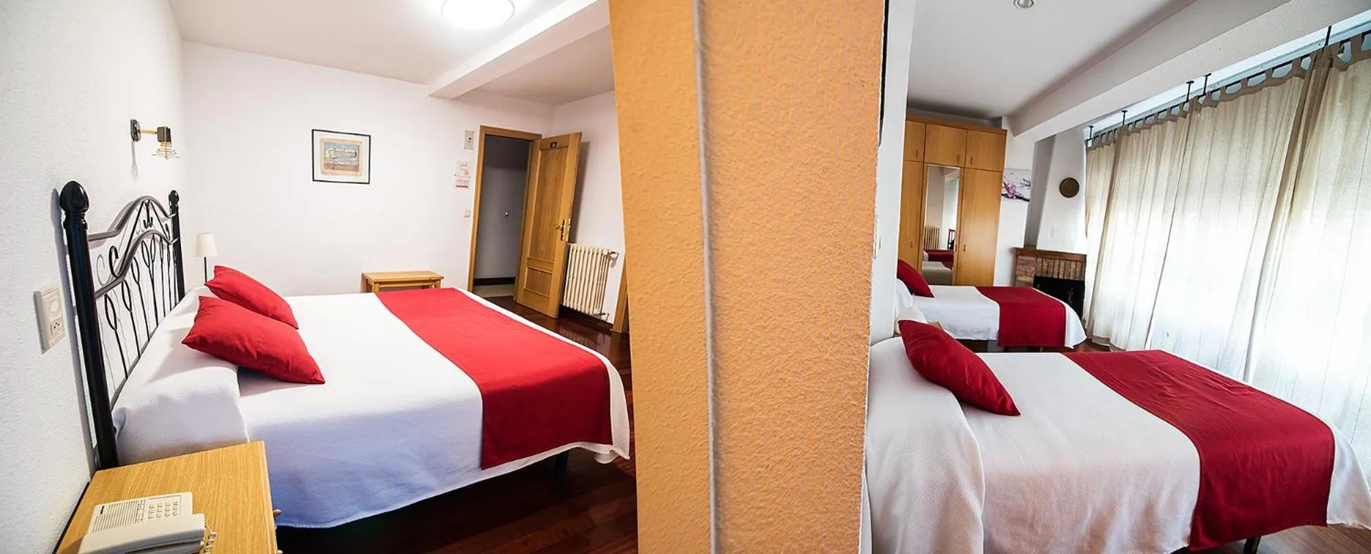 Photo of the whole room, Bed in Hotel La Rambla