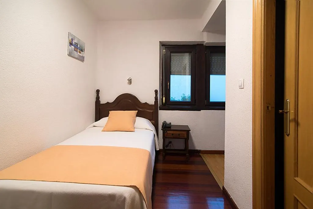 Photo of the whole room, Bed in Hotel La Rambla