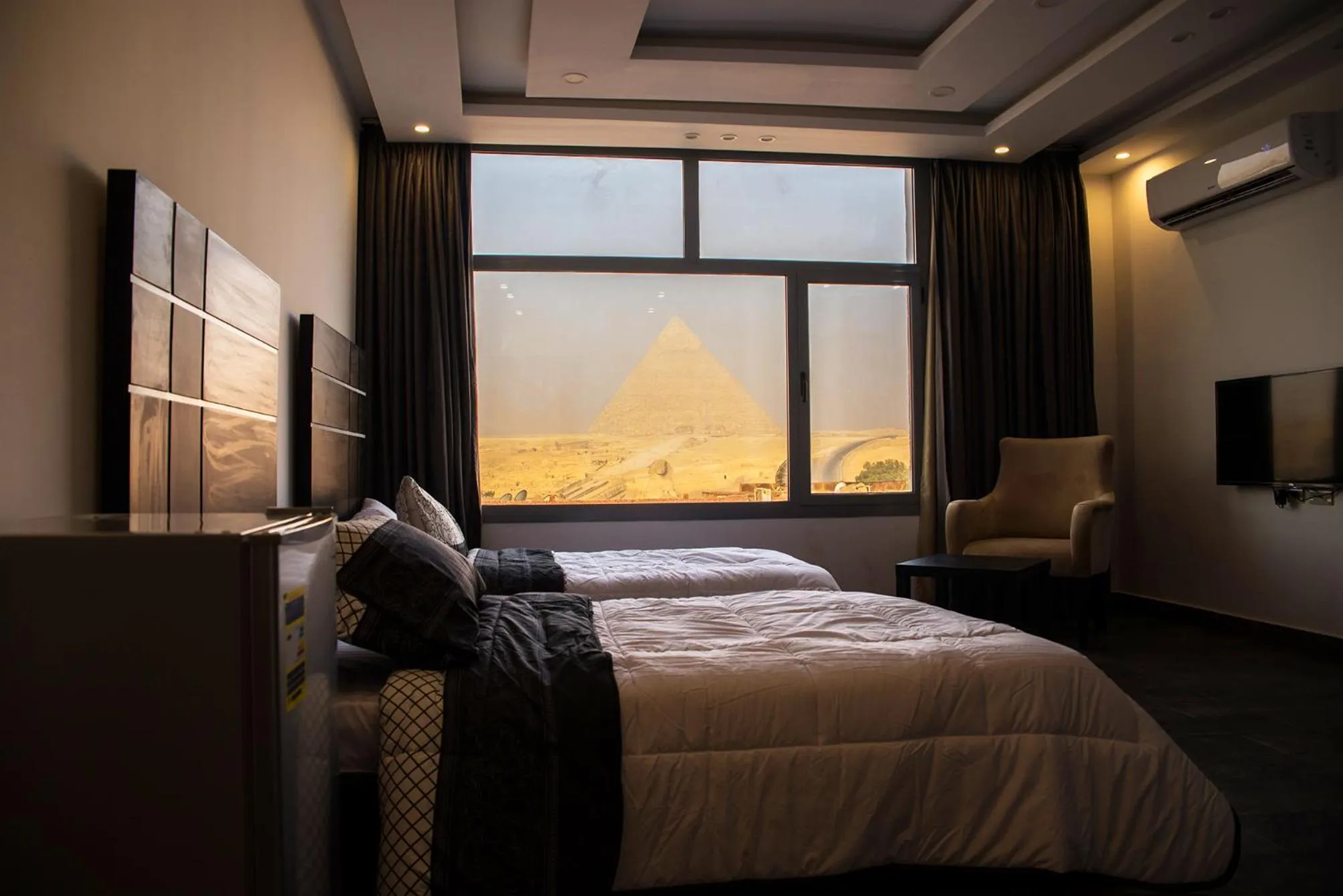 Landmark view, Bed in Marvel Stone Hotel