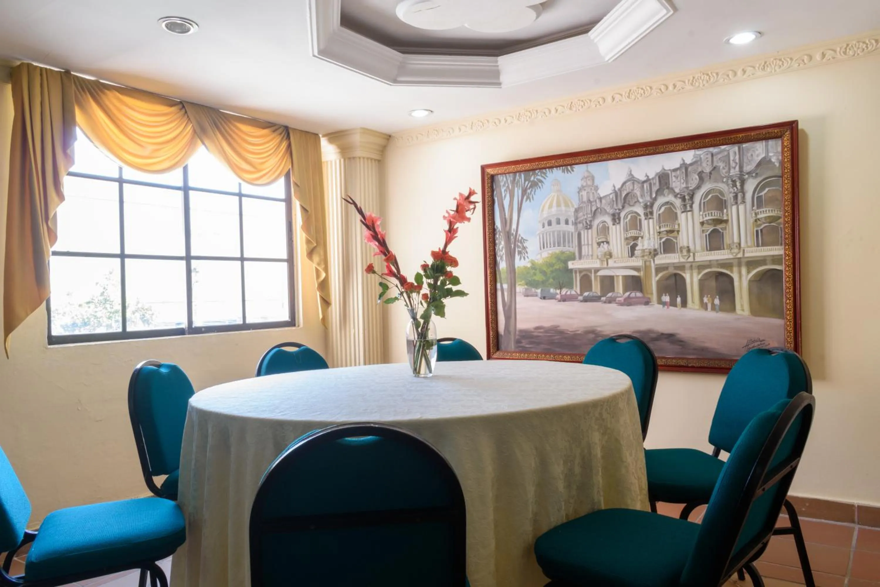 Seating area in Hotel Caribe Plaza Barranquilla