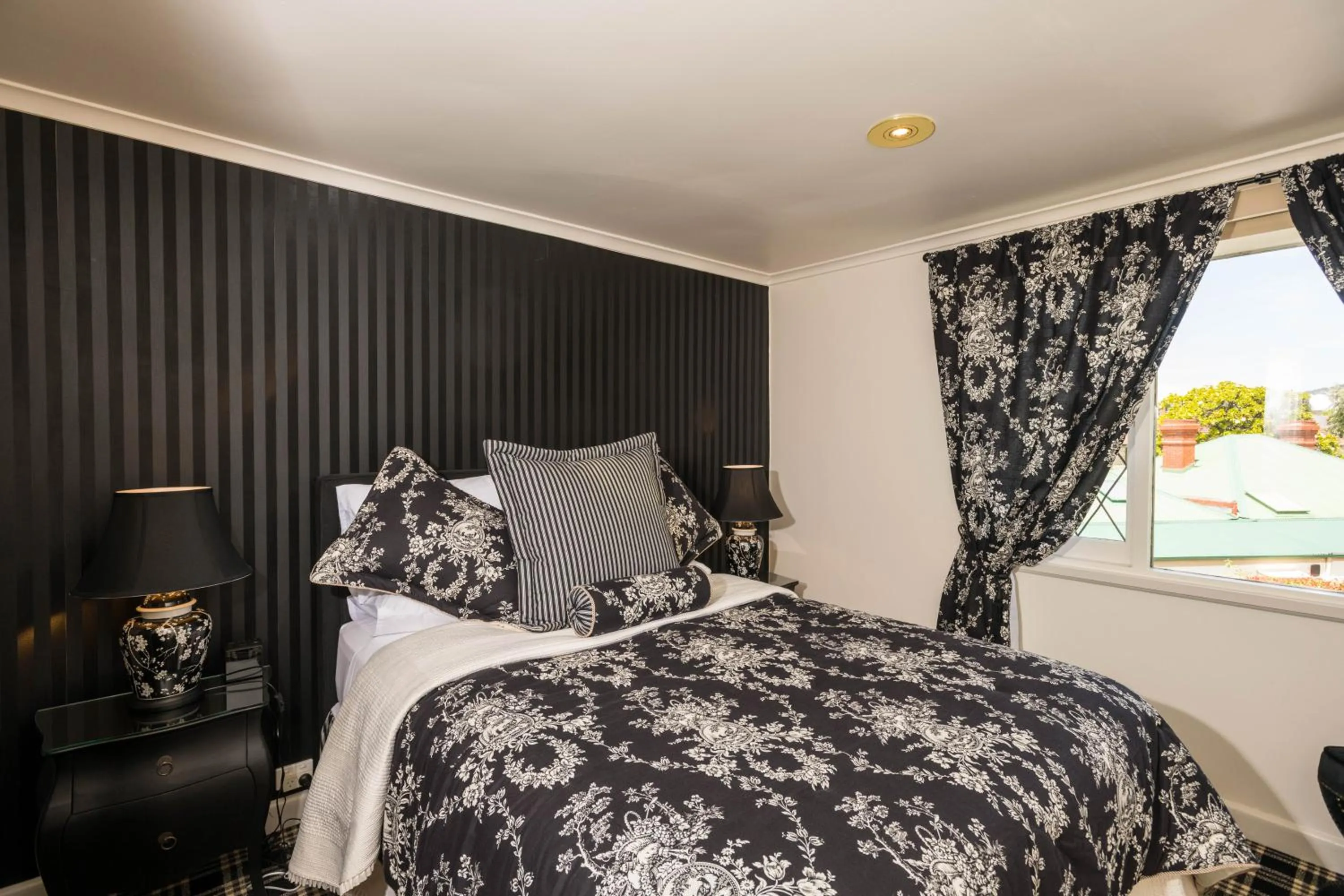 Bed in Battery Point Boutique Accommodation