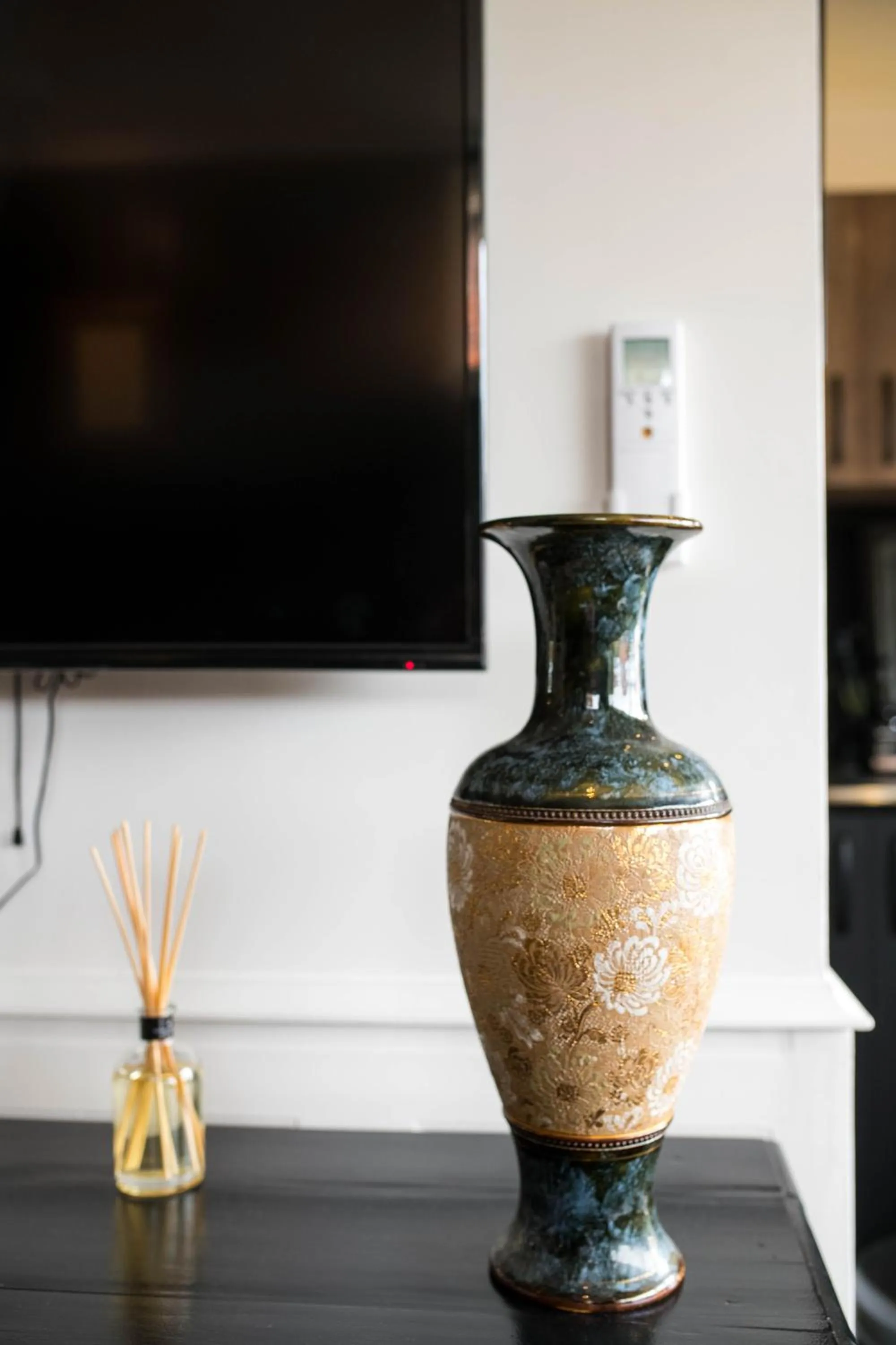 TV and multimedia in Battery Point Boutique Accommodation