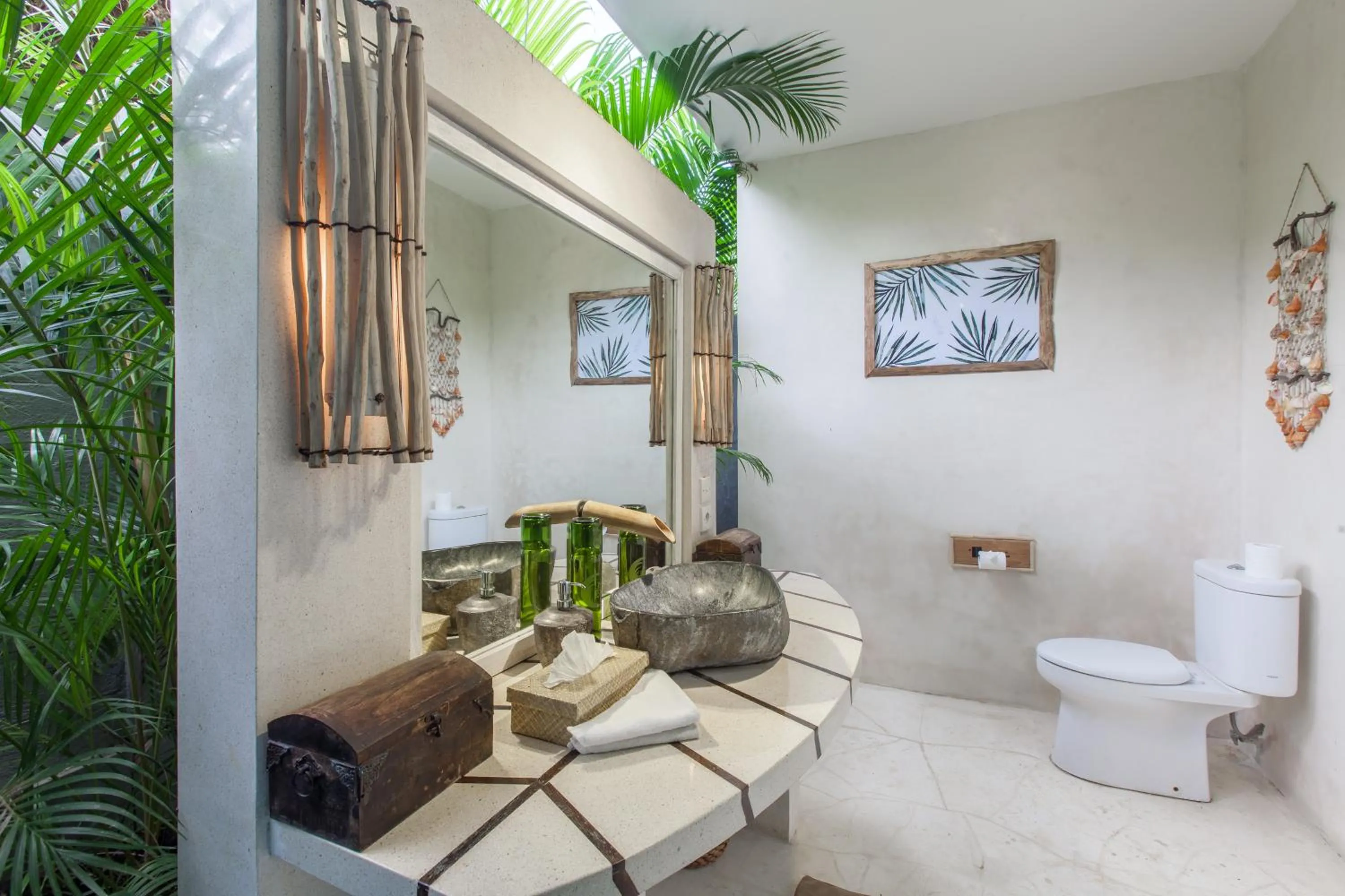 Toilet in The Green Room Canggu