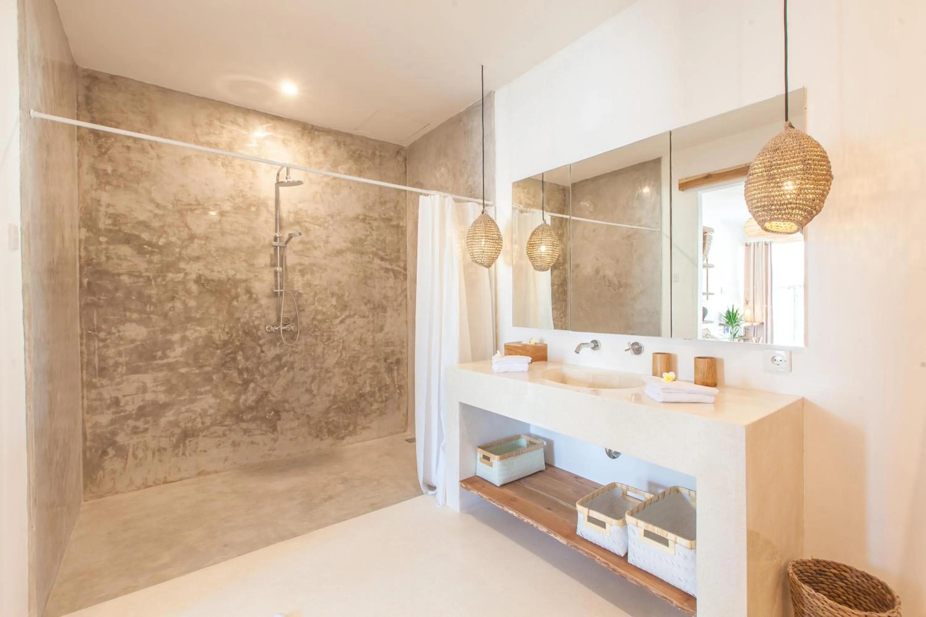 Bathroom in The Green Room Canggu