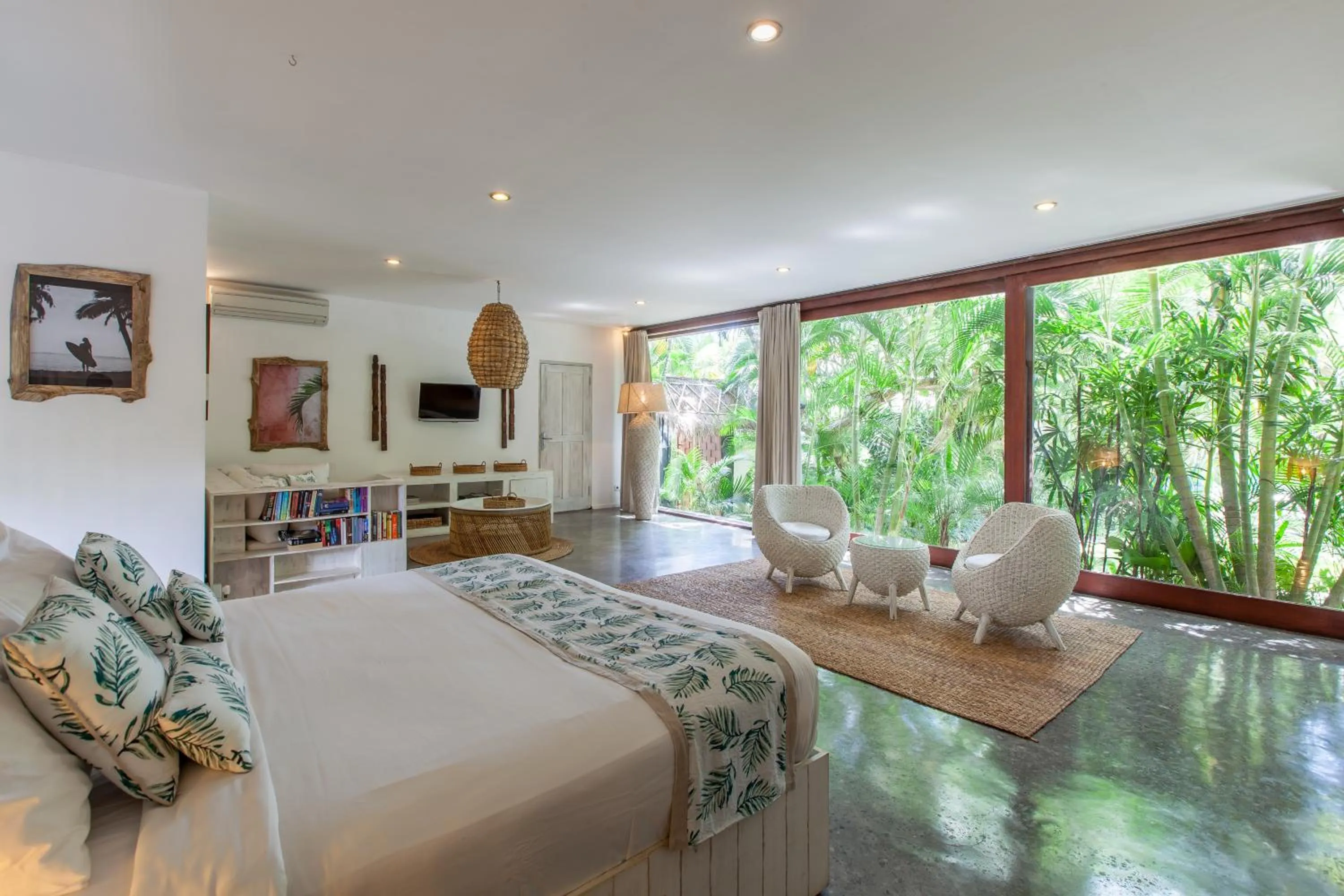 Seating area, Bed in The Green Room Canggu