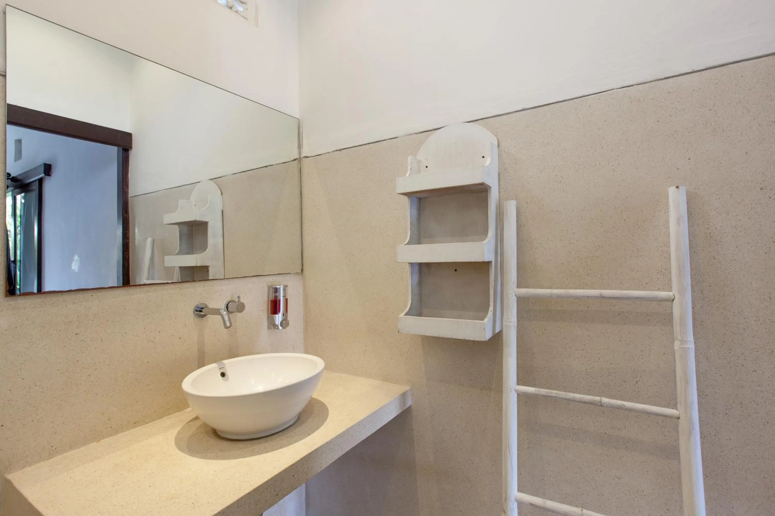 Bathroom in The Green Room Canggu