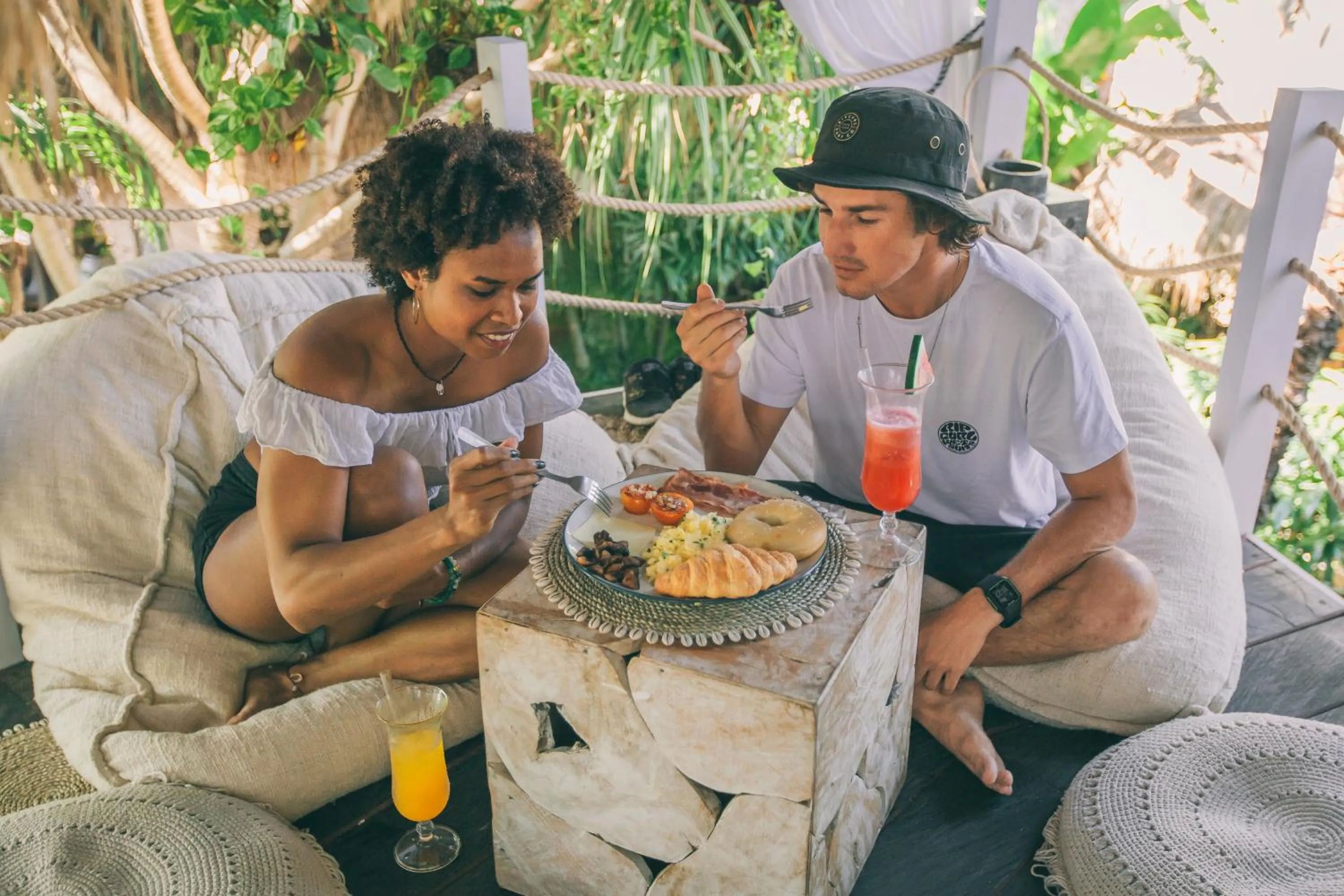 Communal lounge/ TV room in The Green Room Seminyak