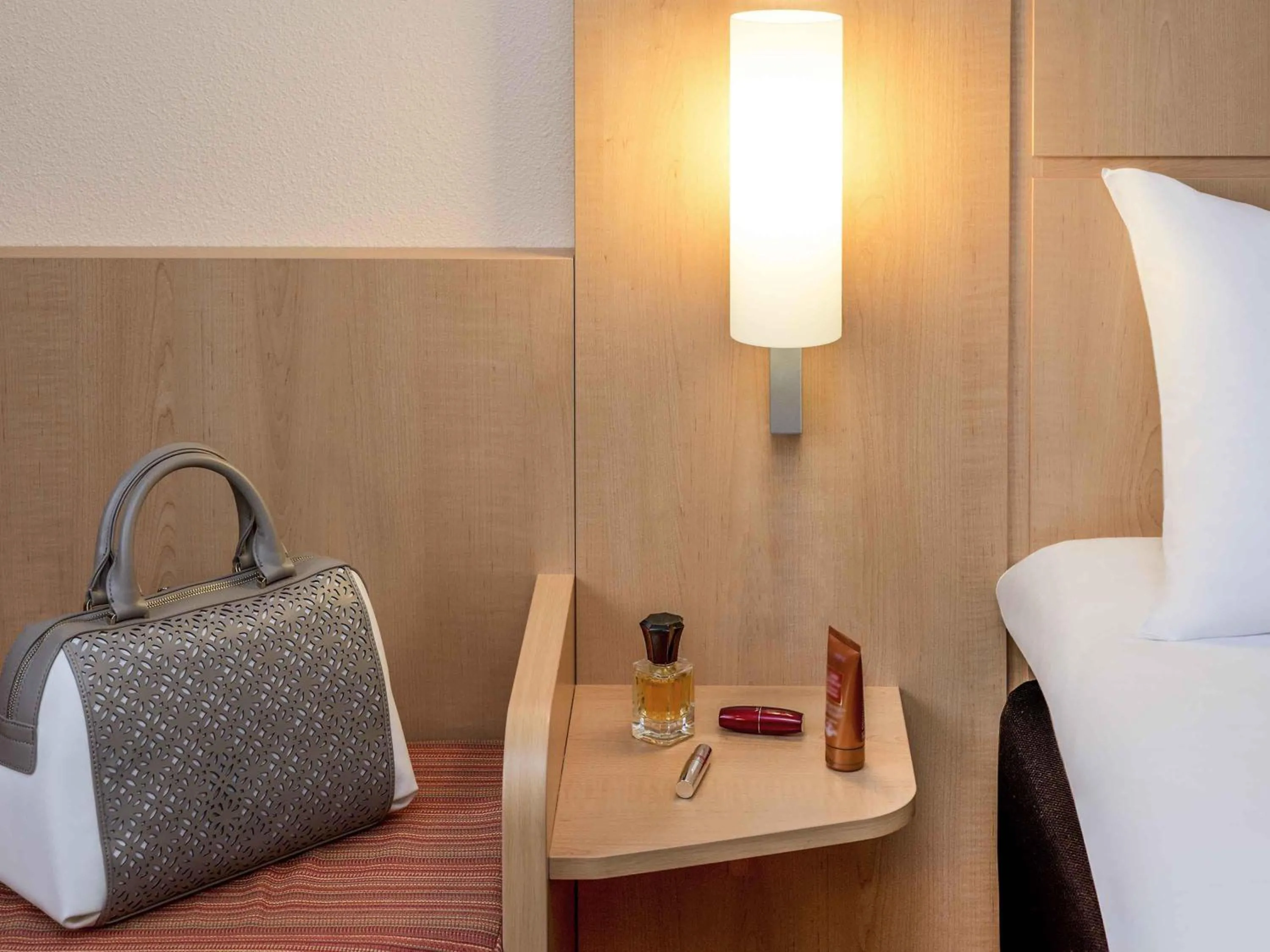 Bedroom, Bed in ibis Esch Belval