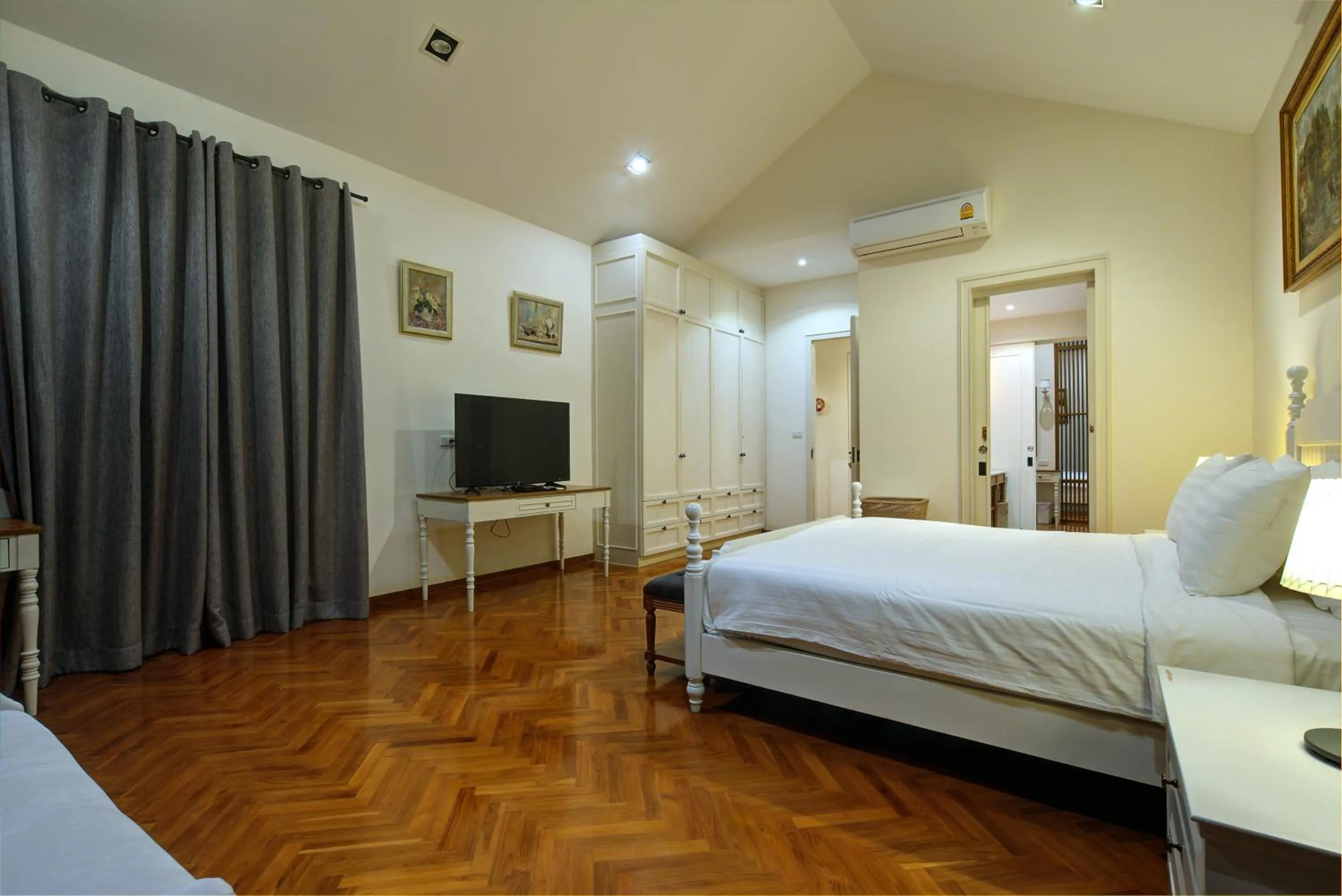 Bedroom, Bed in Chateau de Prim Khao Yai