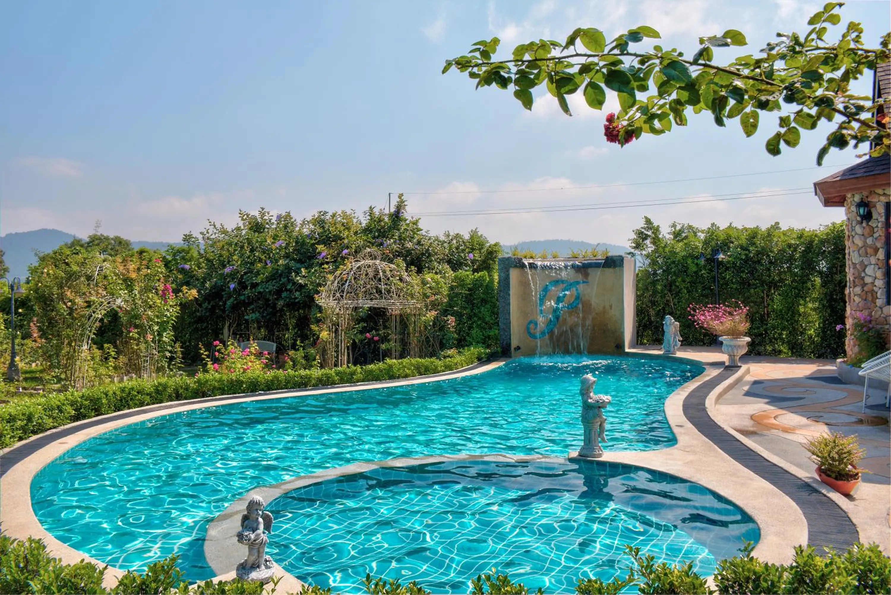 Swimming pool in Chateau de Prim Khao Yai