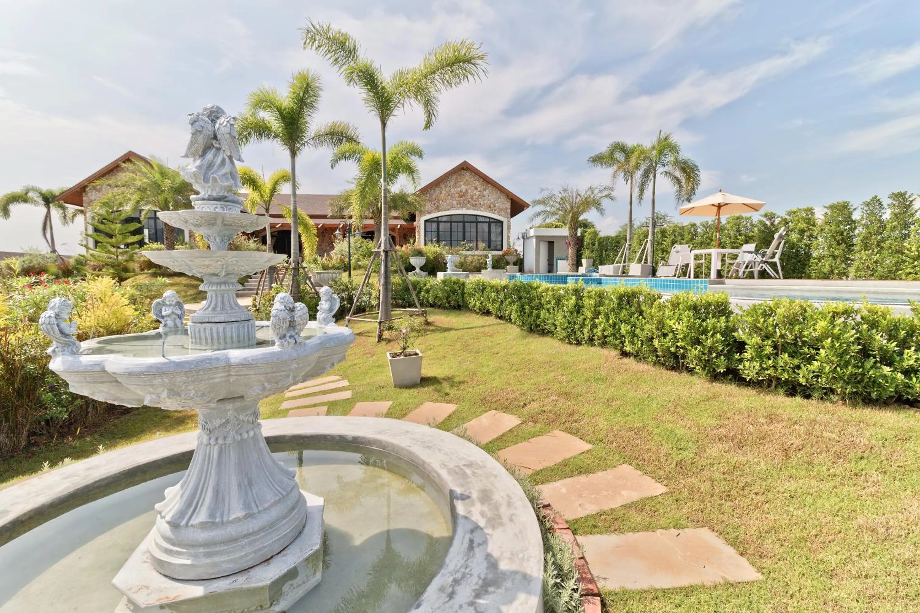 Garden in Chateau de Prim Khao Yai