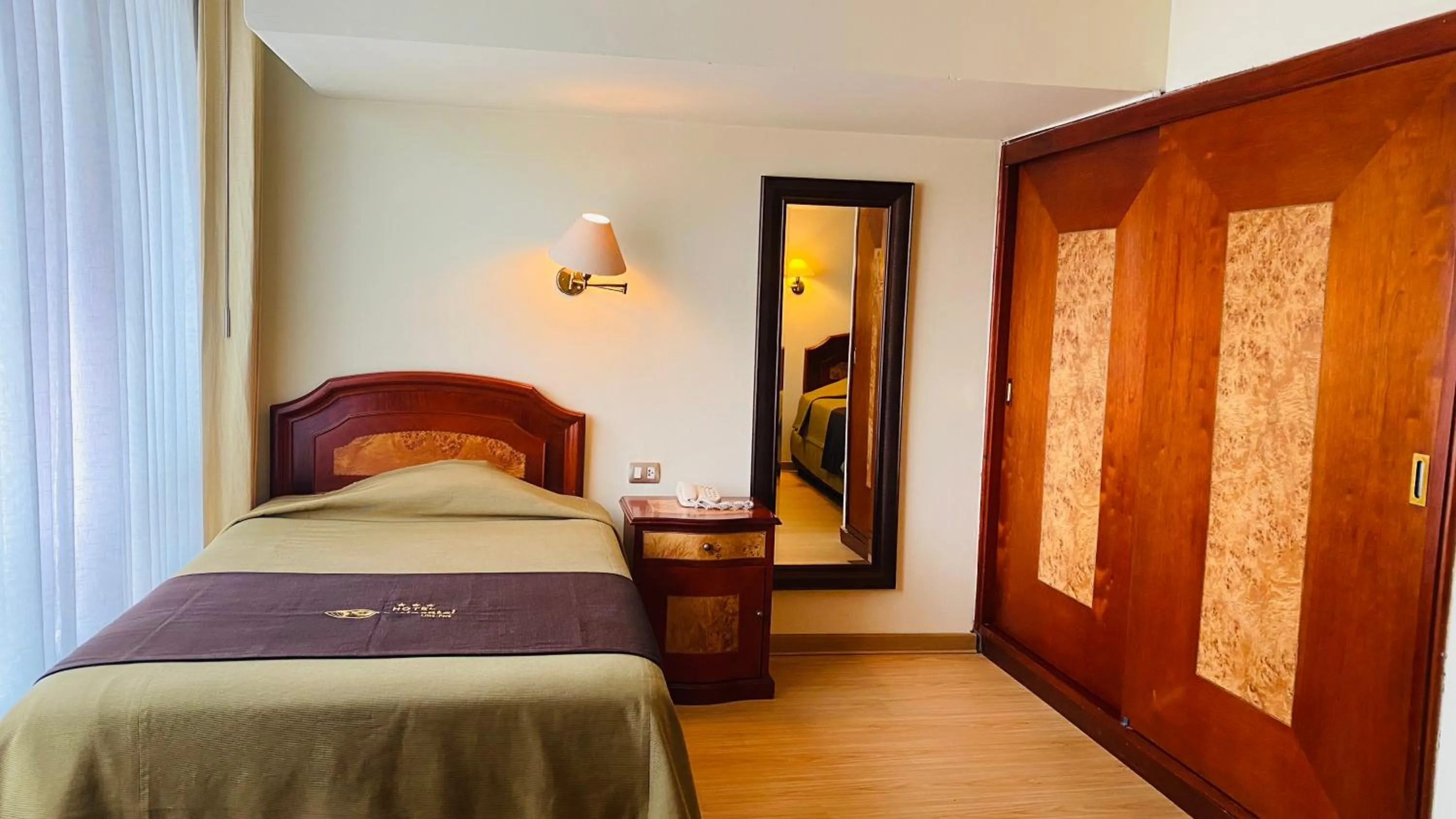 Bed in Hotel Continental Lima