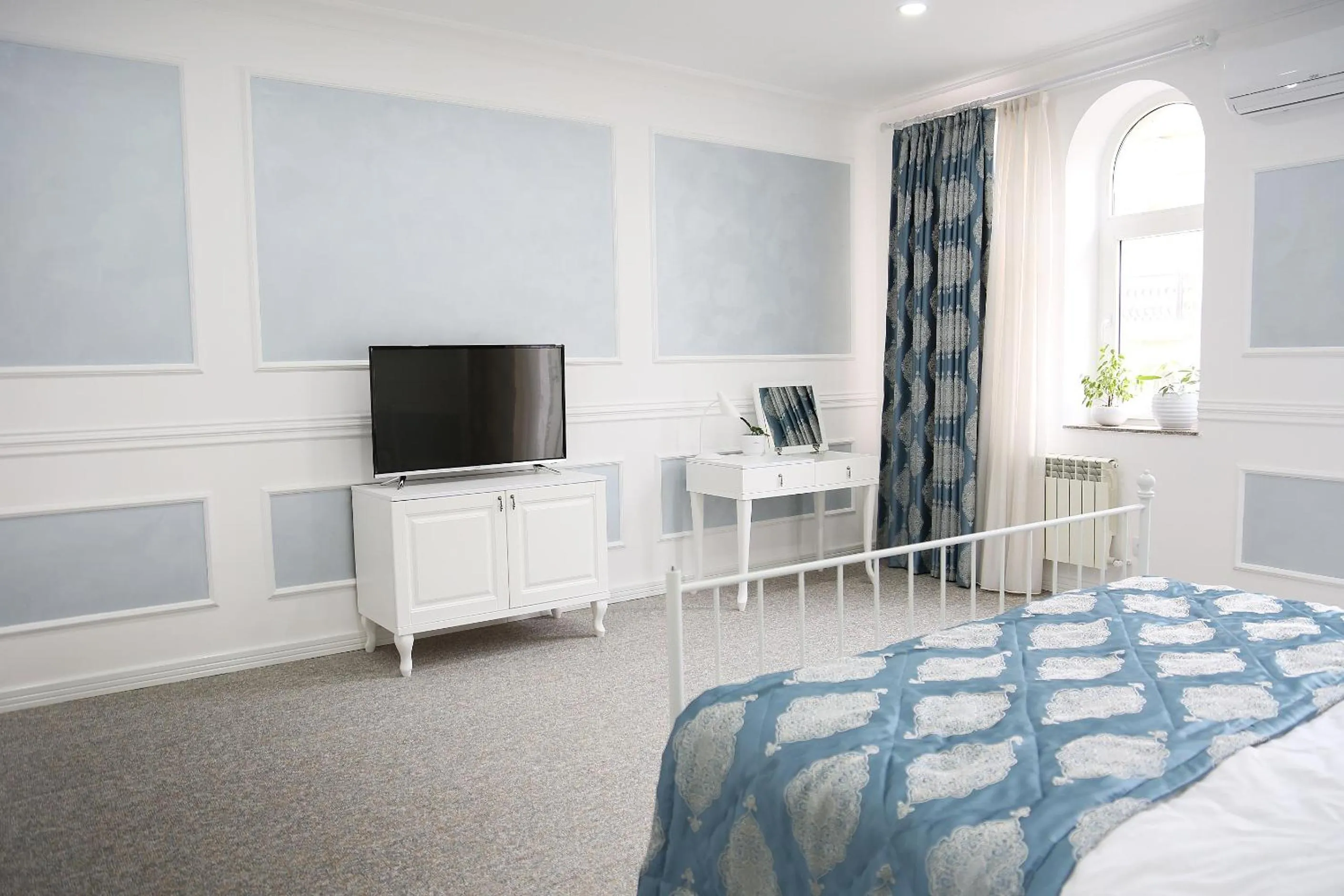 Living room, Bed in Two Seasons Boutique Hotel Baku