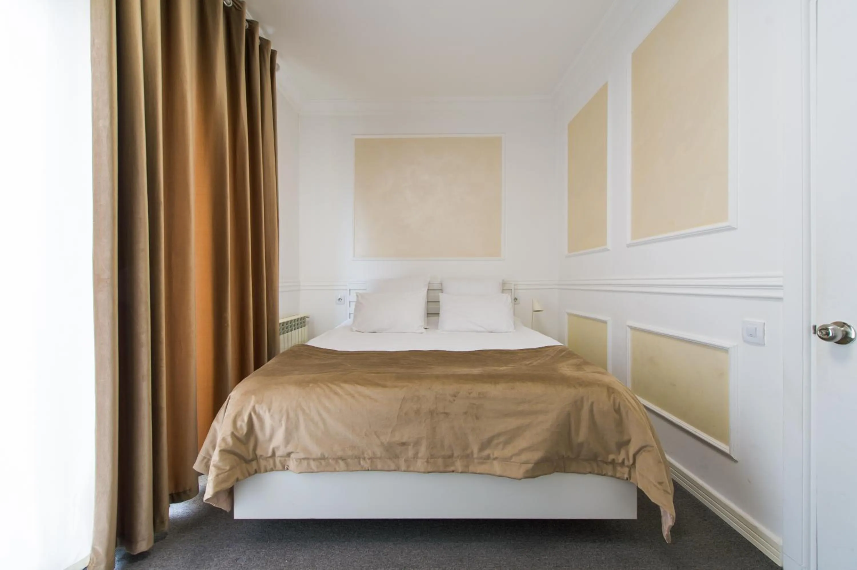 Bed in Two Seasons Boutique Hotel Baku