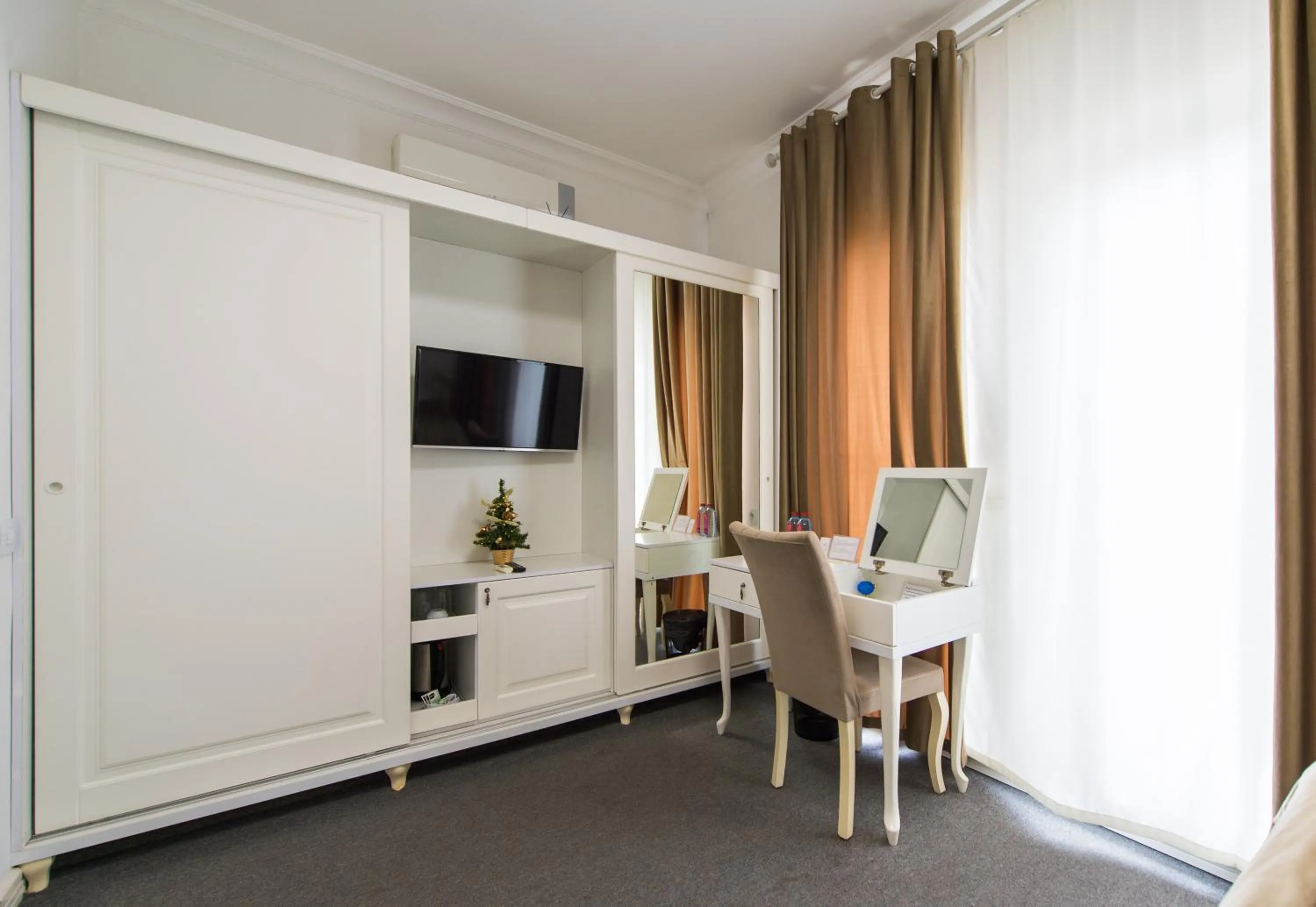 TV and multimedia in Two Seasons Boutique Hotel Baku