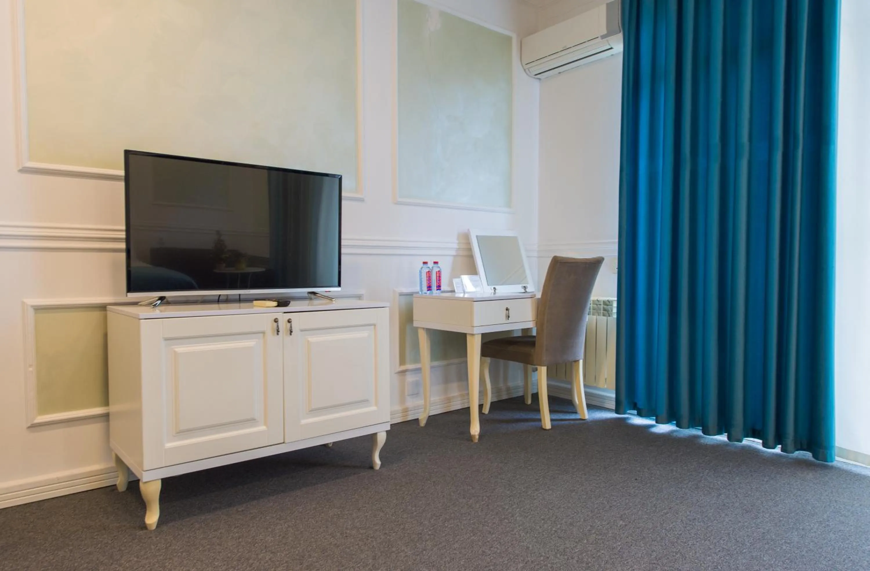 TV and multimedia in Two Seasons Boutique Hotel Baku