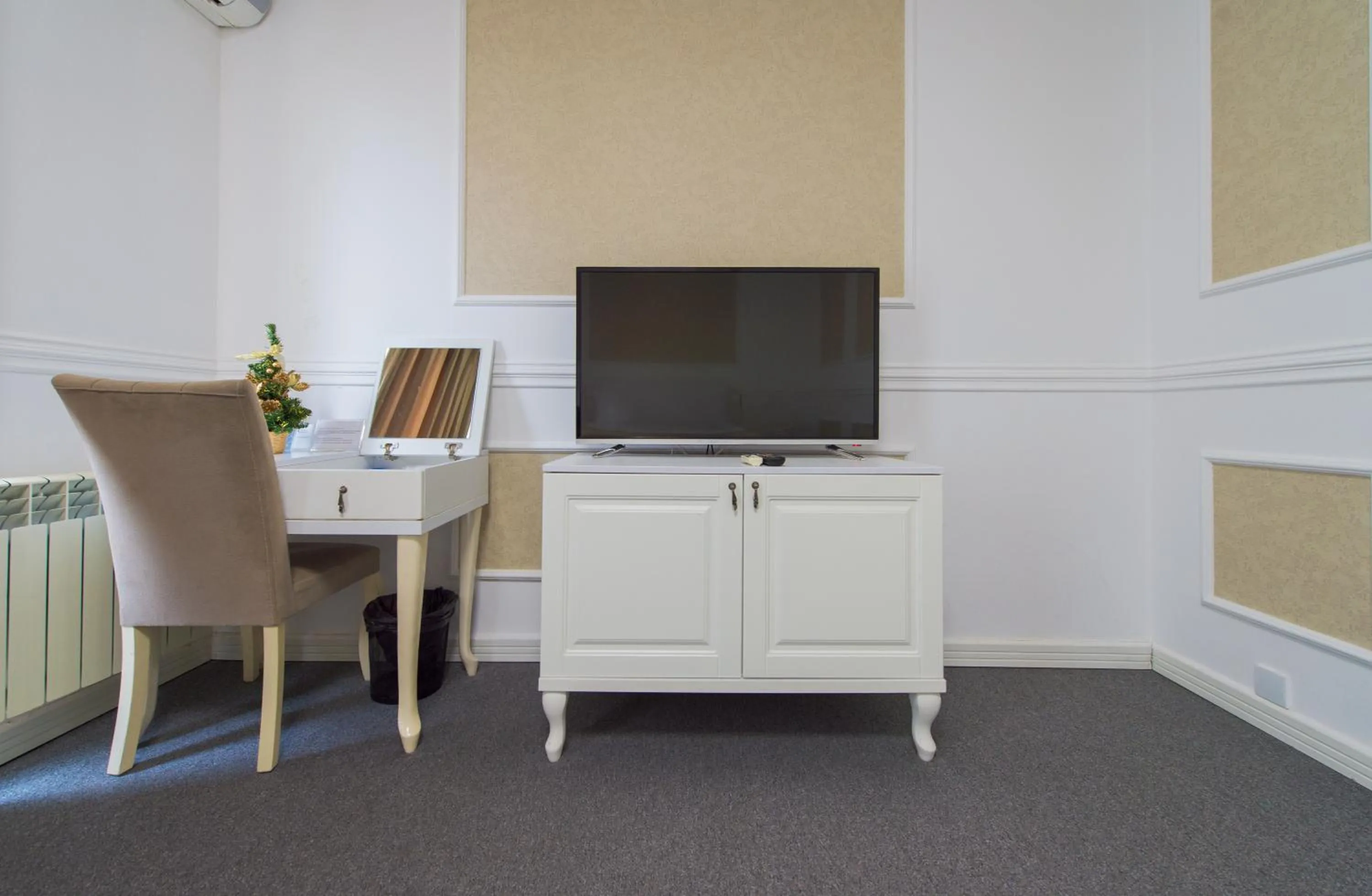 TV and multimedia in Two Seasons Boutique Hotel Baku