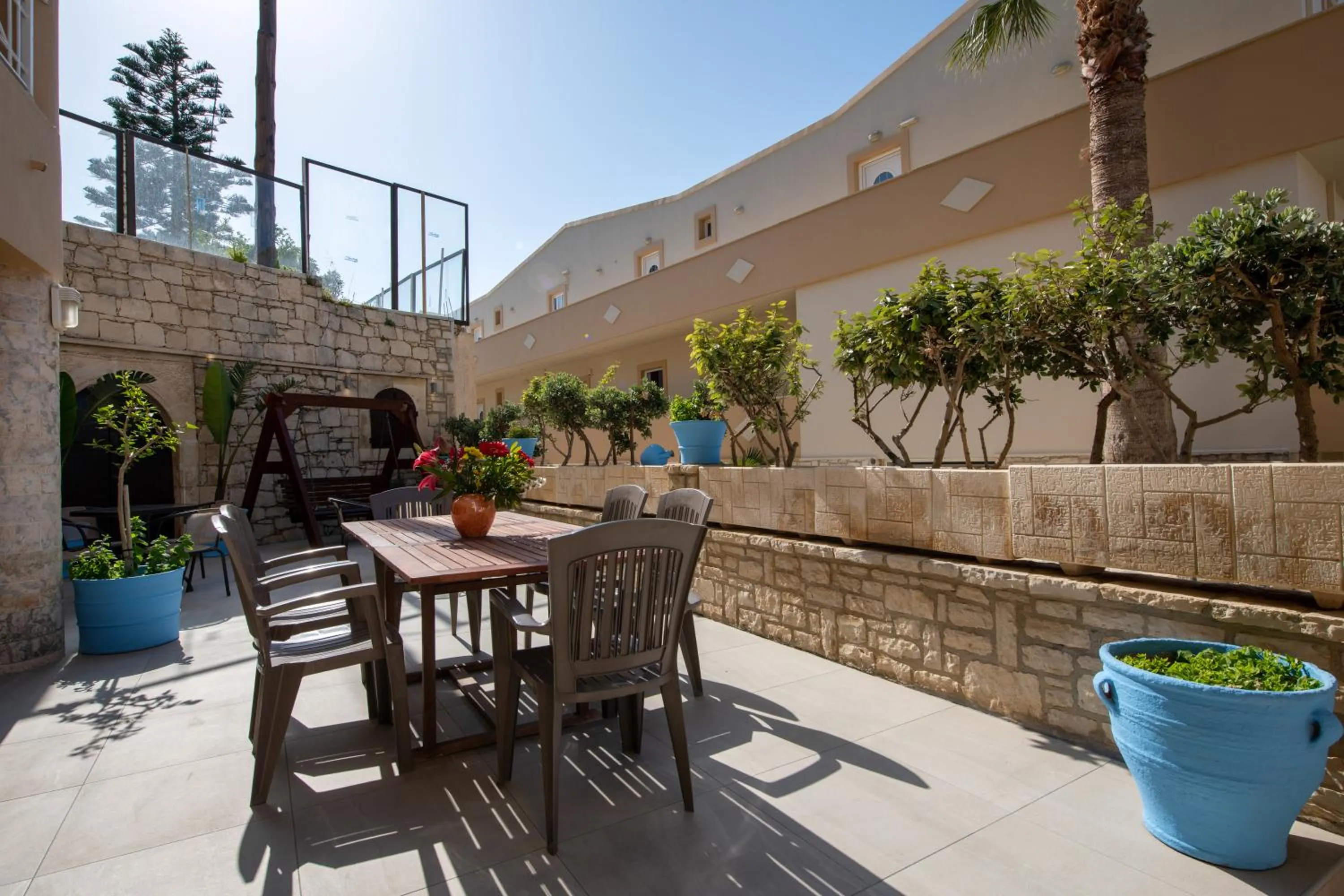 Seating area in Sunrise Apartments