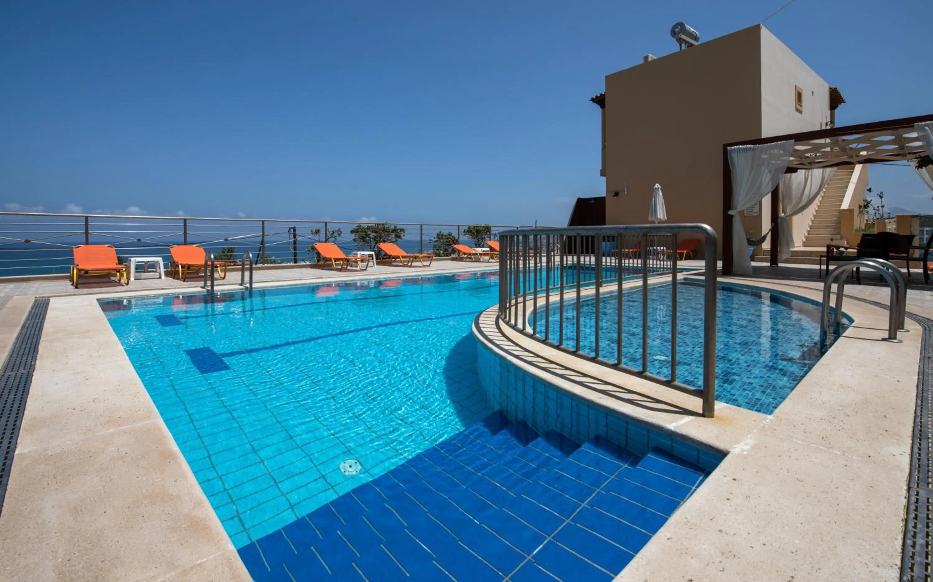 Swimming pool in Sunrise Apartments