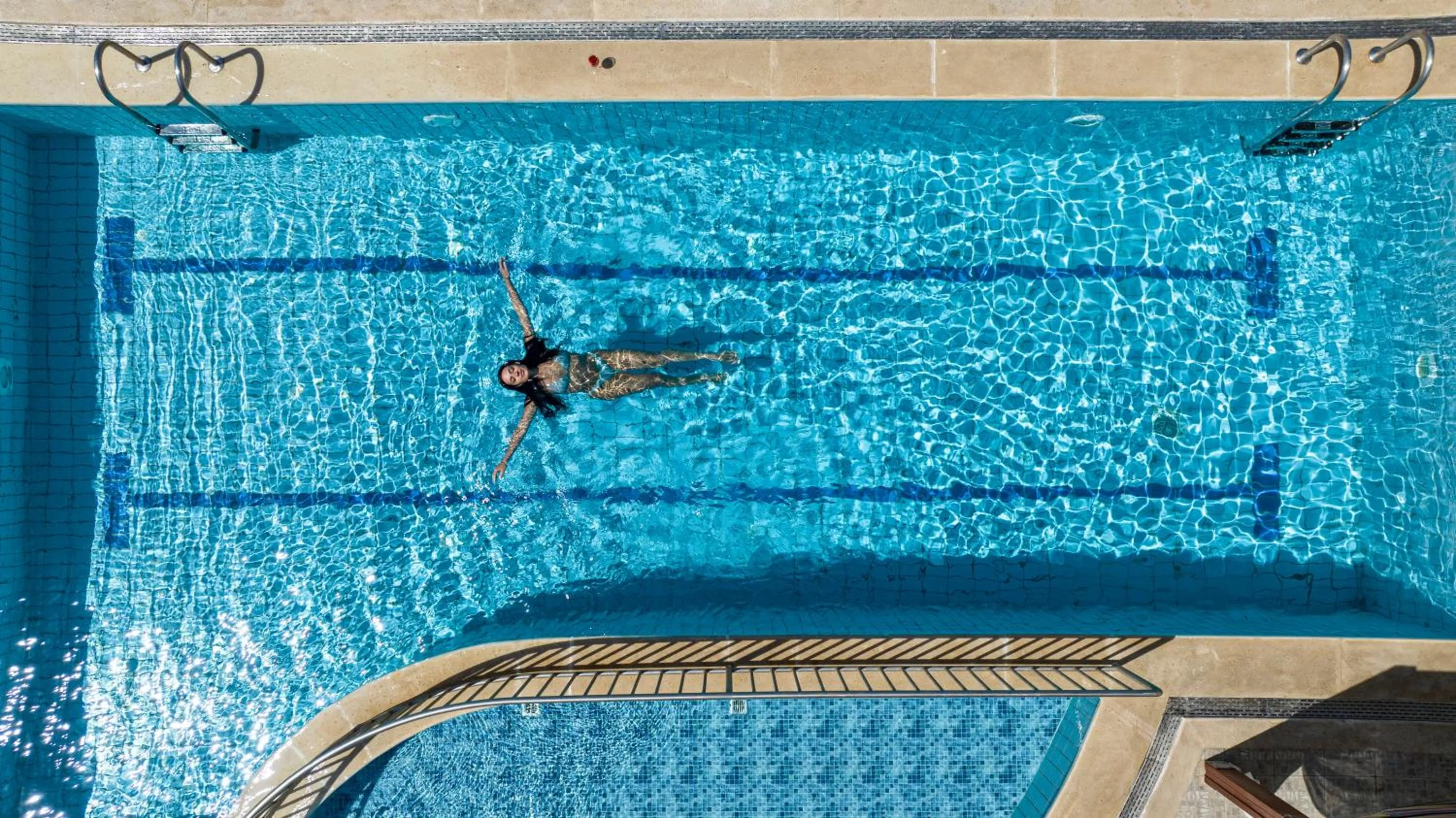 Swimming pool in Sunrise Apartments