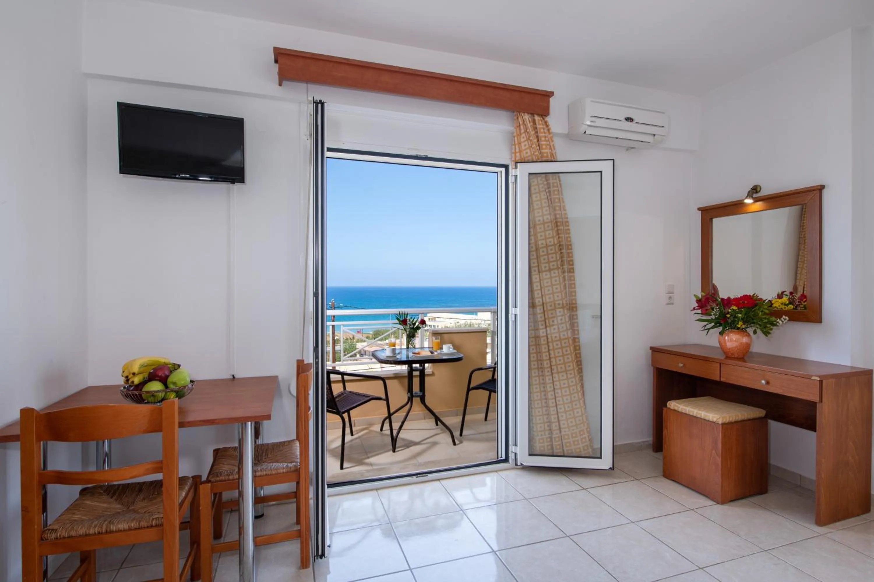 Dining area in Sunrise Apartments
