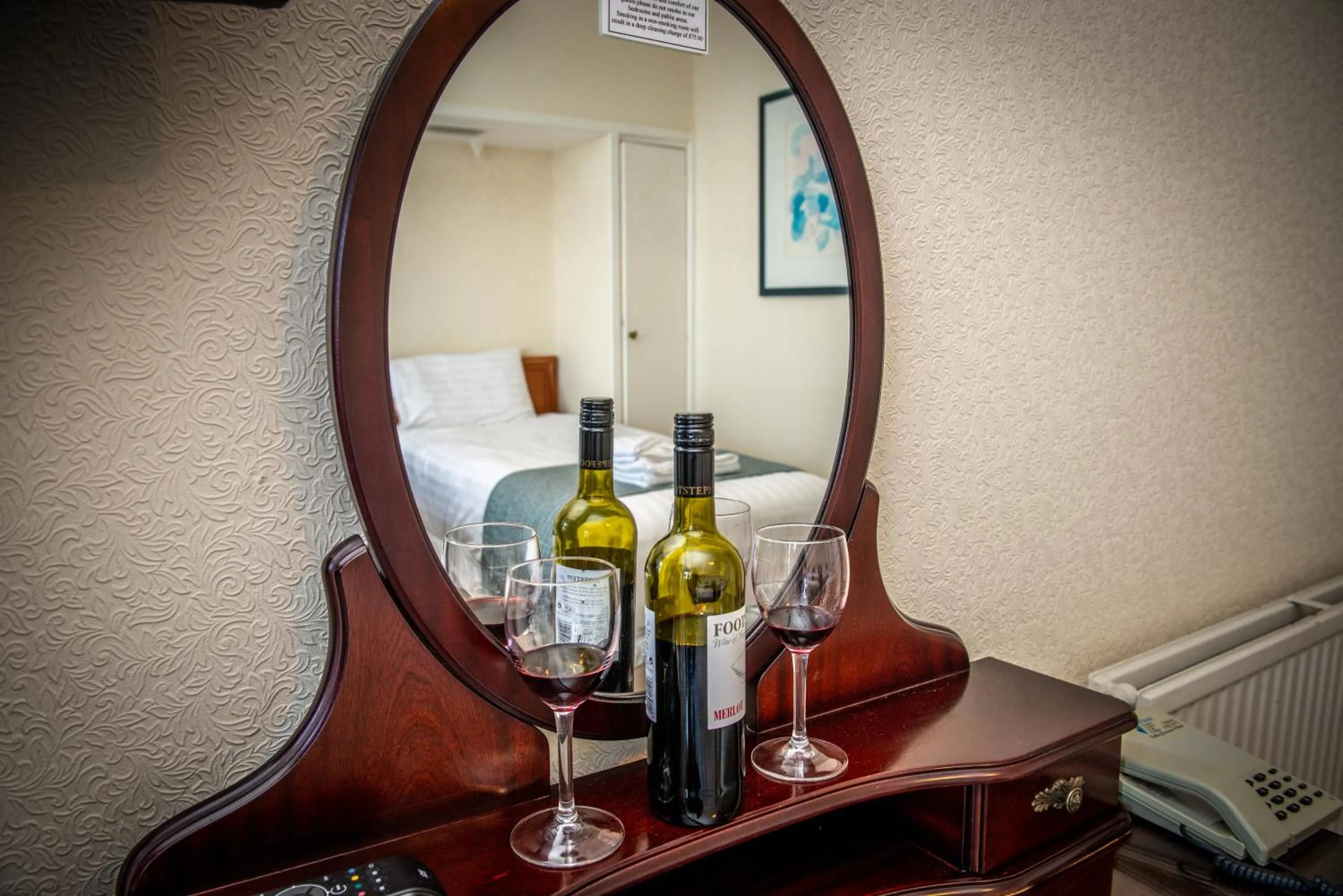 Food and drinks in Royal Lion Hotel