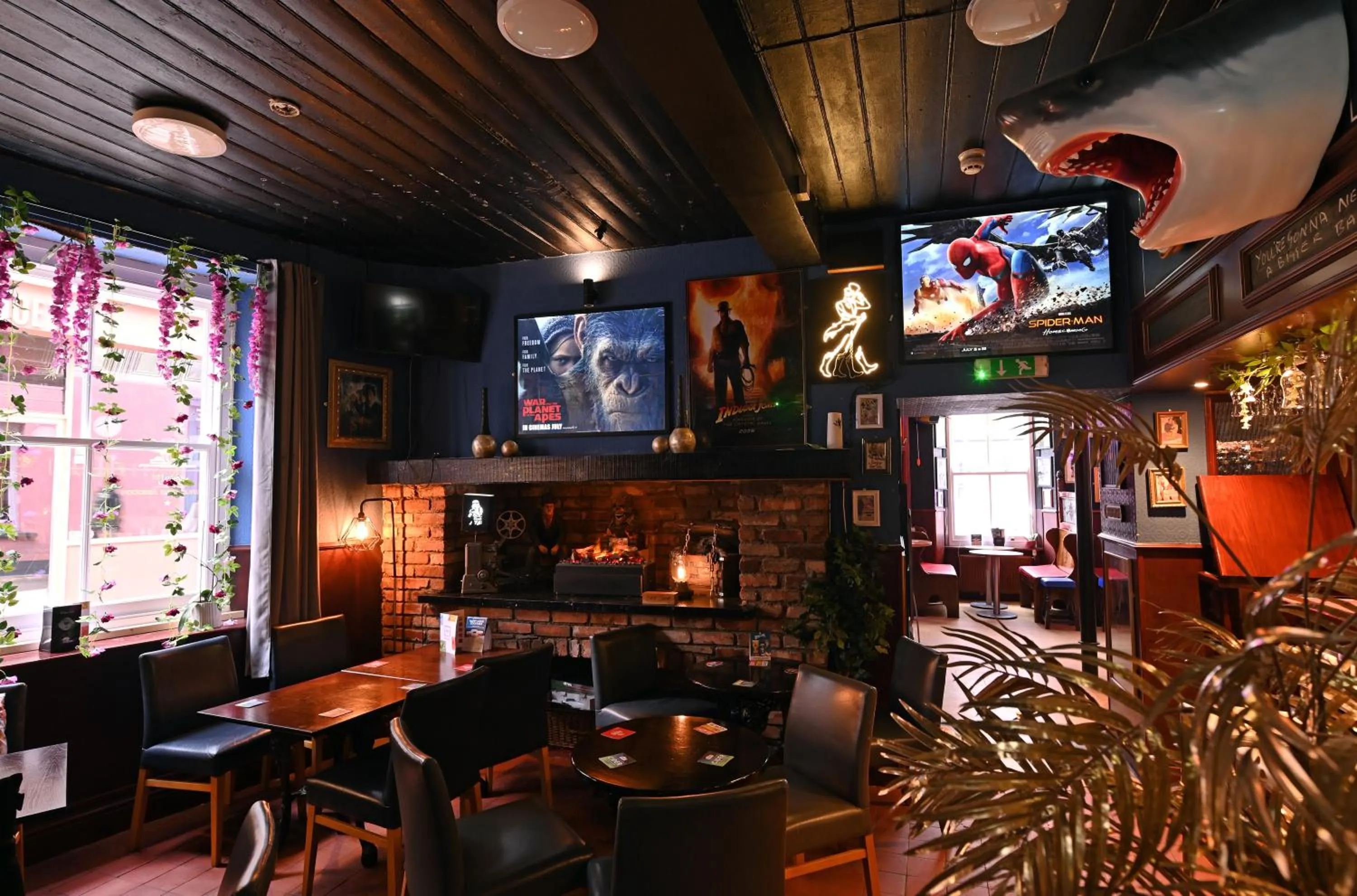 Lounge or bar in Royal Lion Hotel