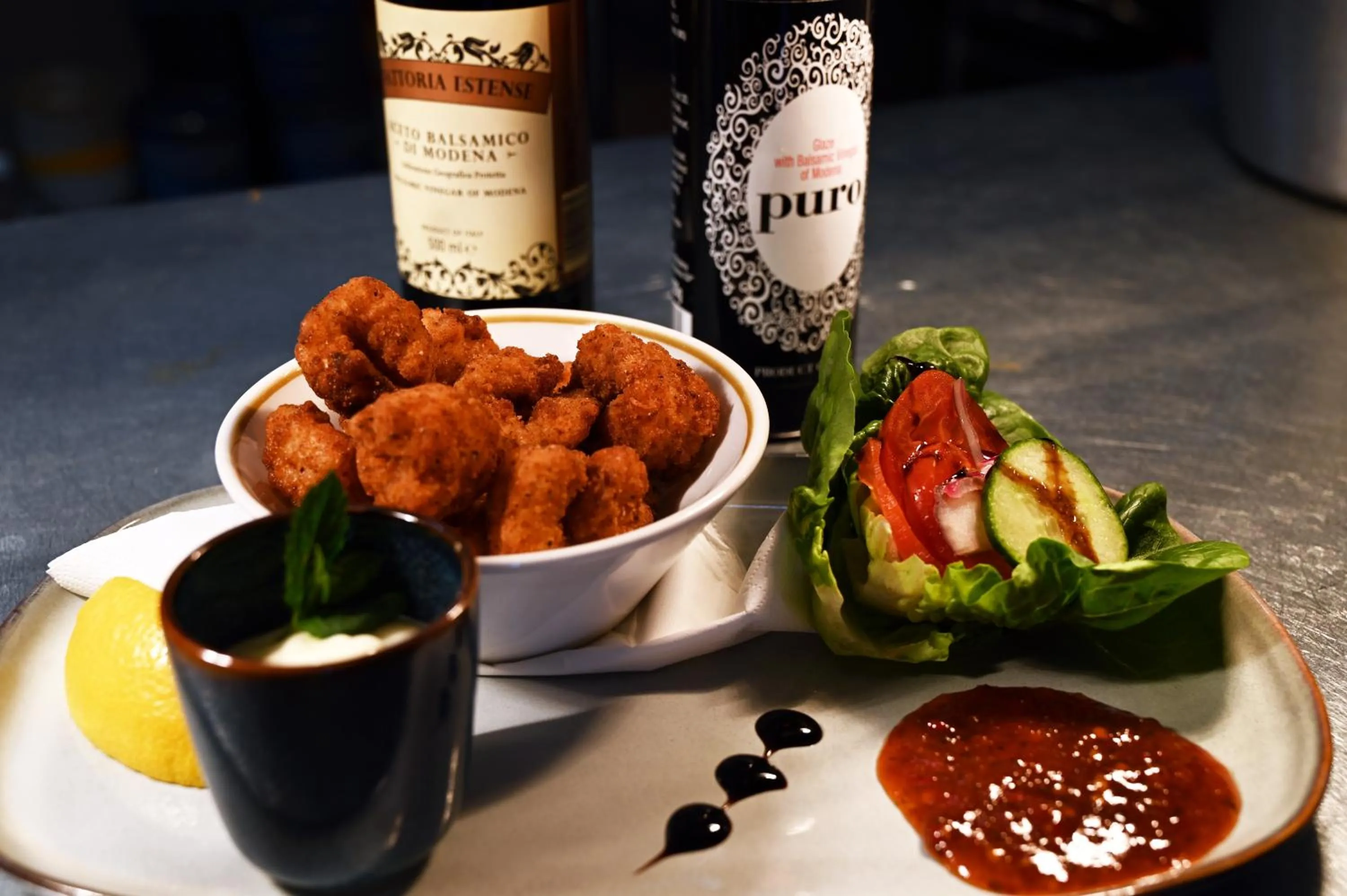 Food and drinks in Royal Lion Hotel