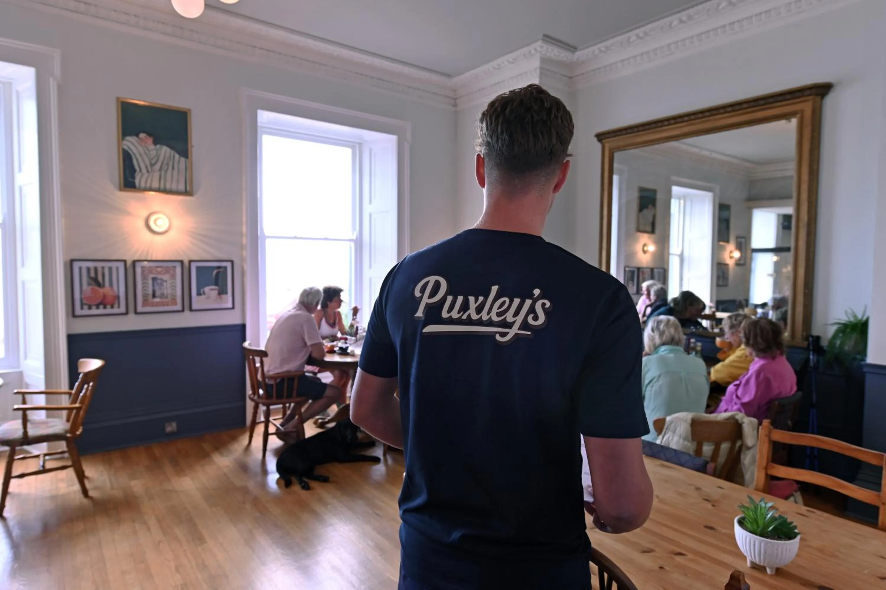 Restaurant/places to eat in Royal Lion Hotel