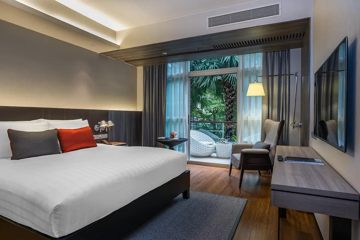 Premium Deluxe with Balcony in Pullman Bangkok King Power Premium Deluxe with Balcony in Pullman Bangkok King Power