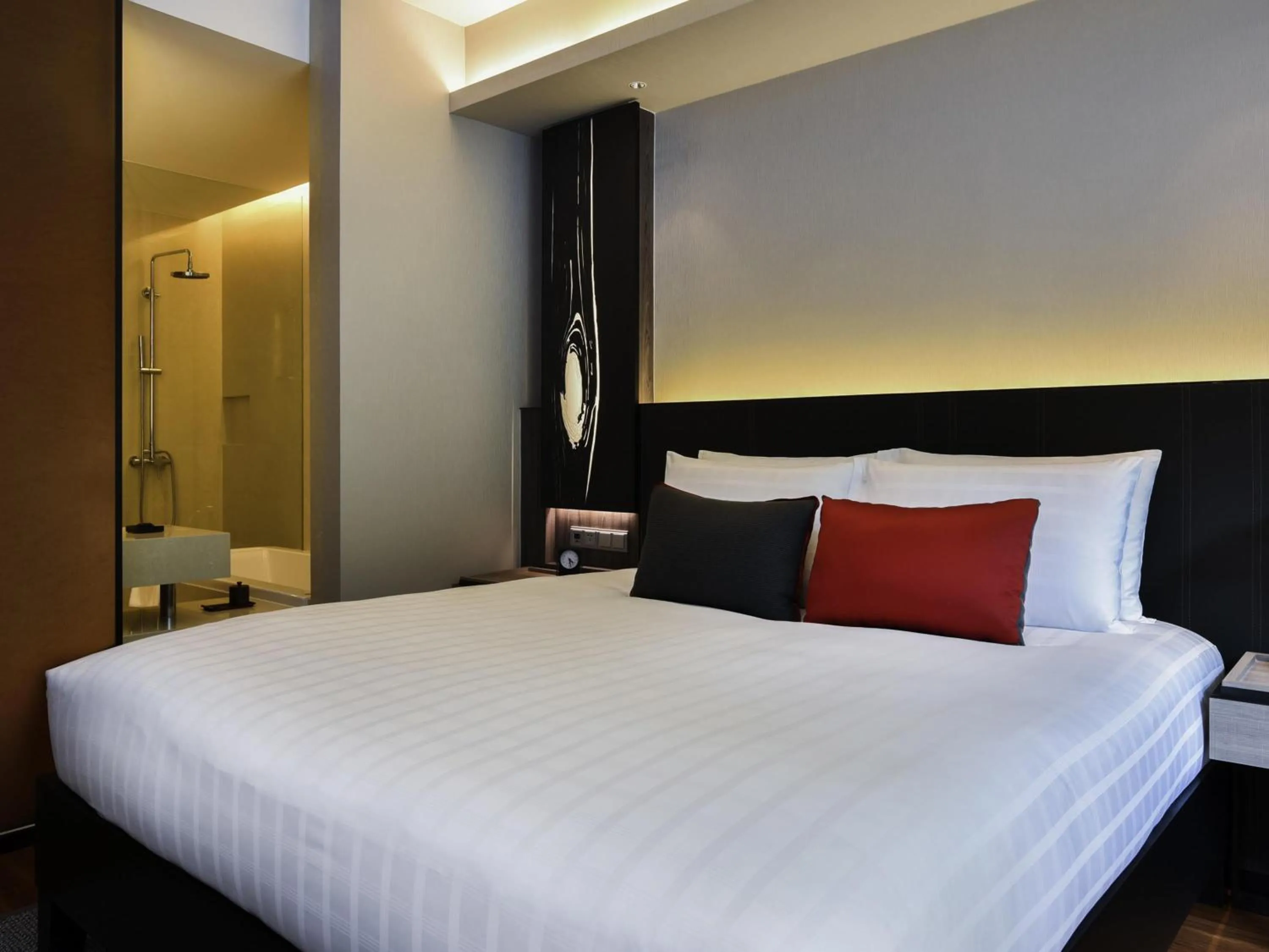 Bedroom, Bed in Pullman Bangkok King Power