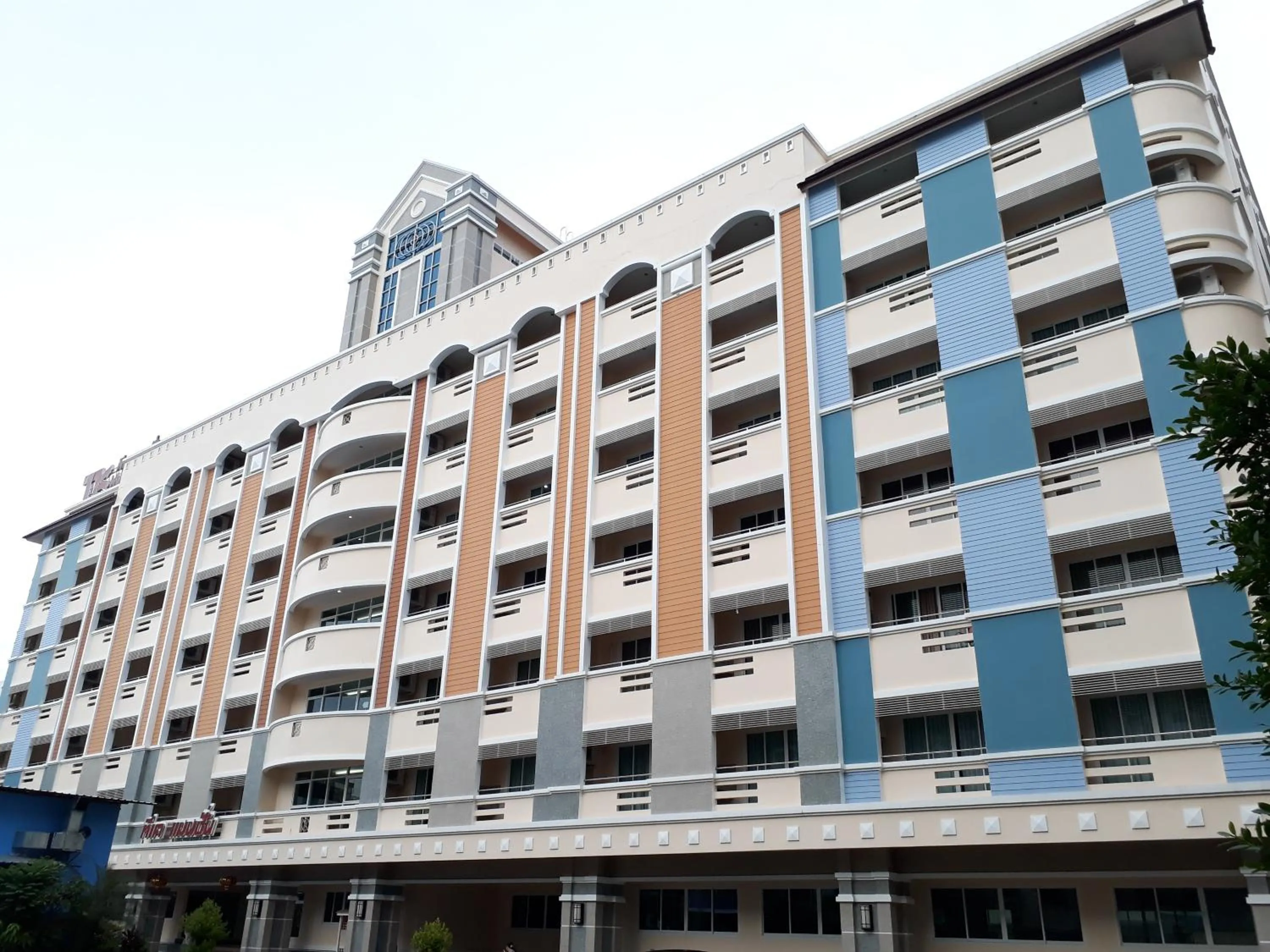 Facade/entrance in TK mansion Hat Yai