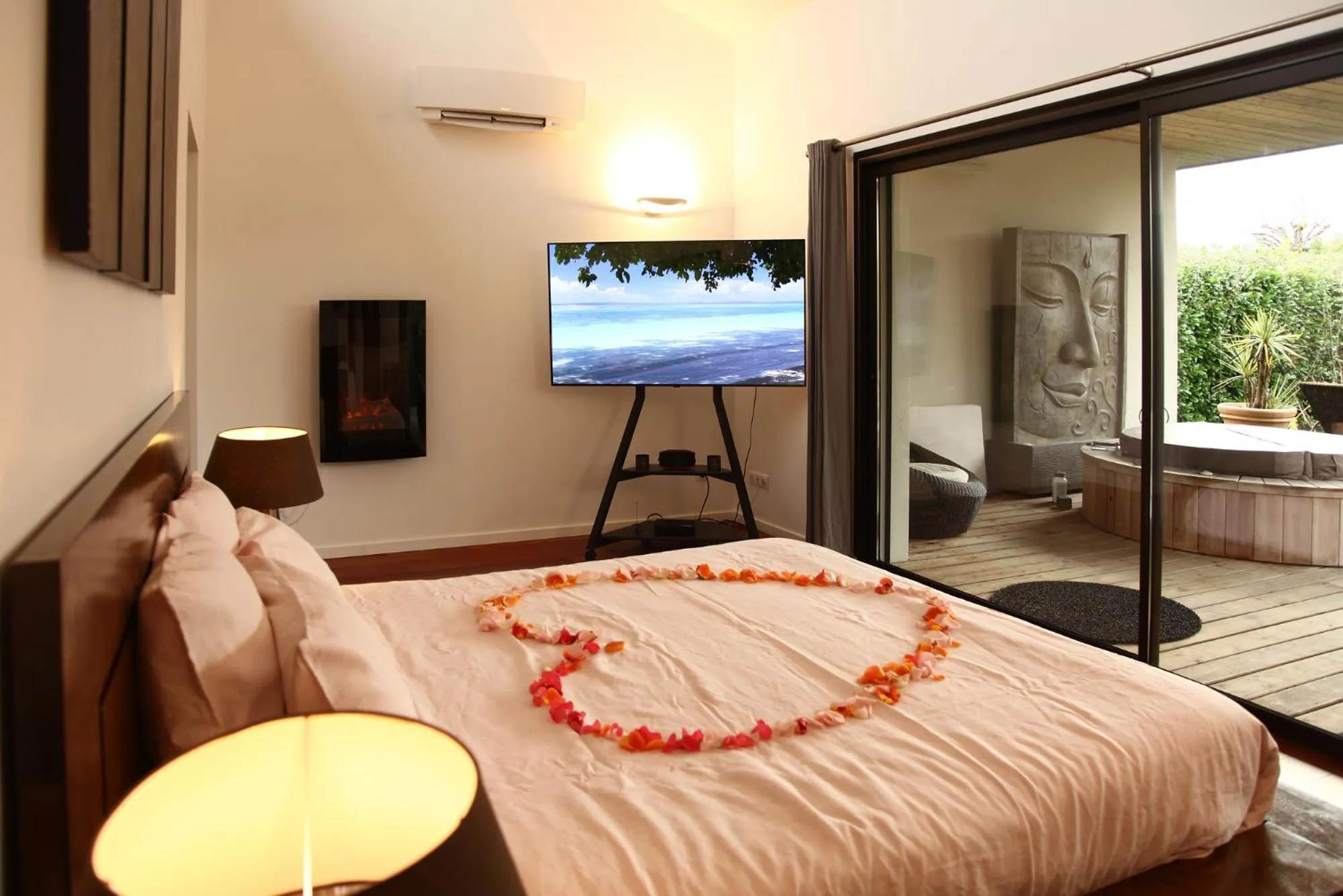 Bed in Villa Margaux