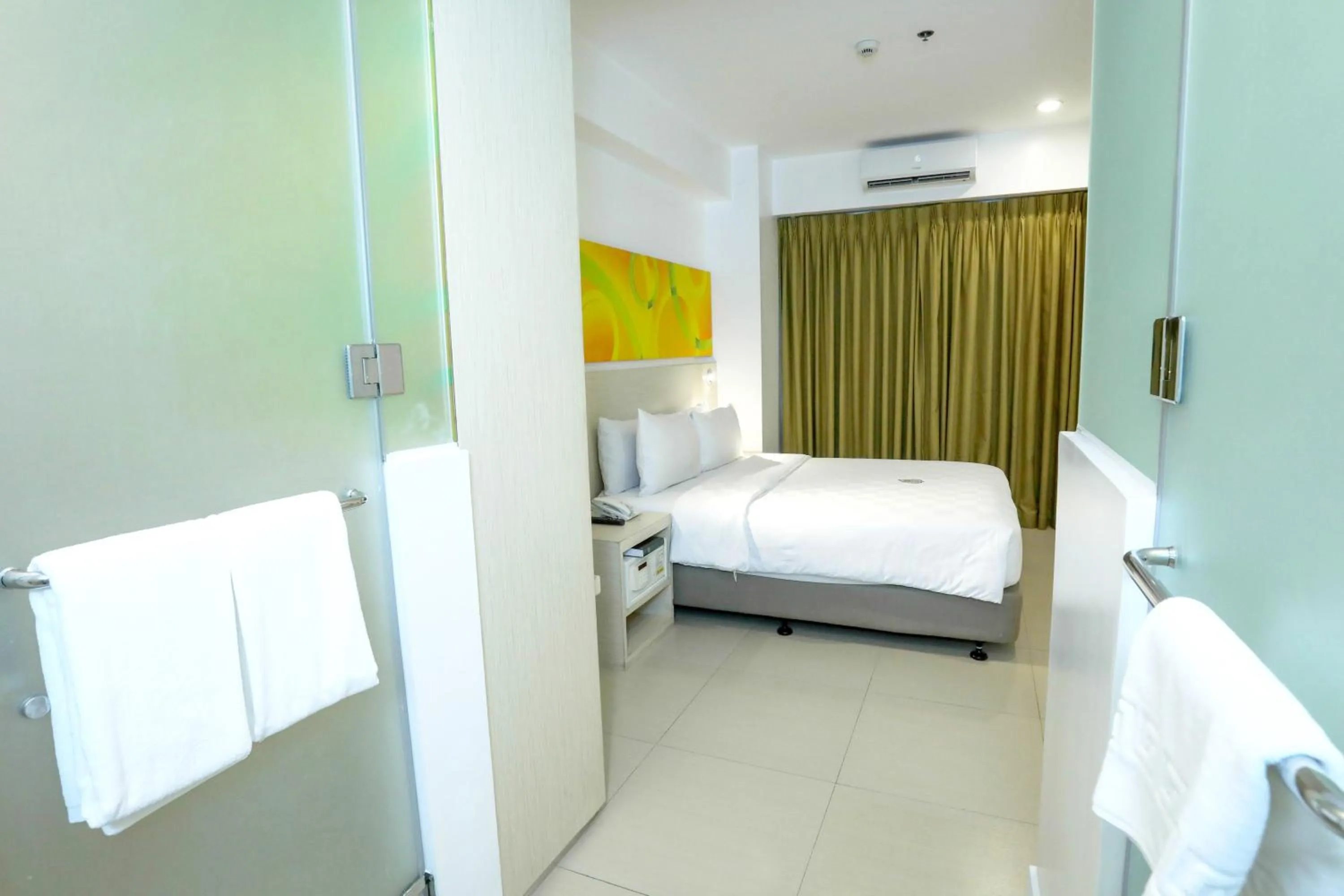 Bed in Go Hotels Timog