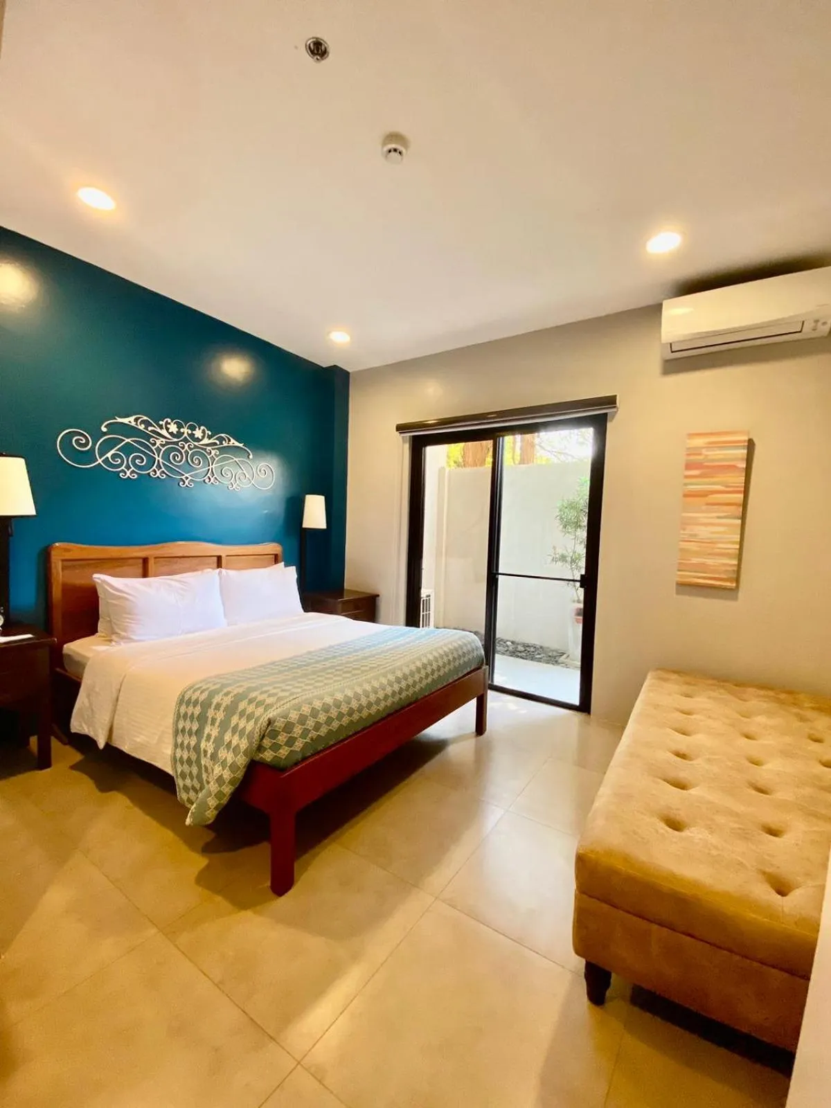 Bed in Paradores de Vigan